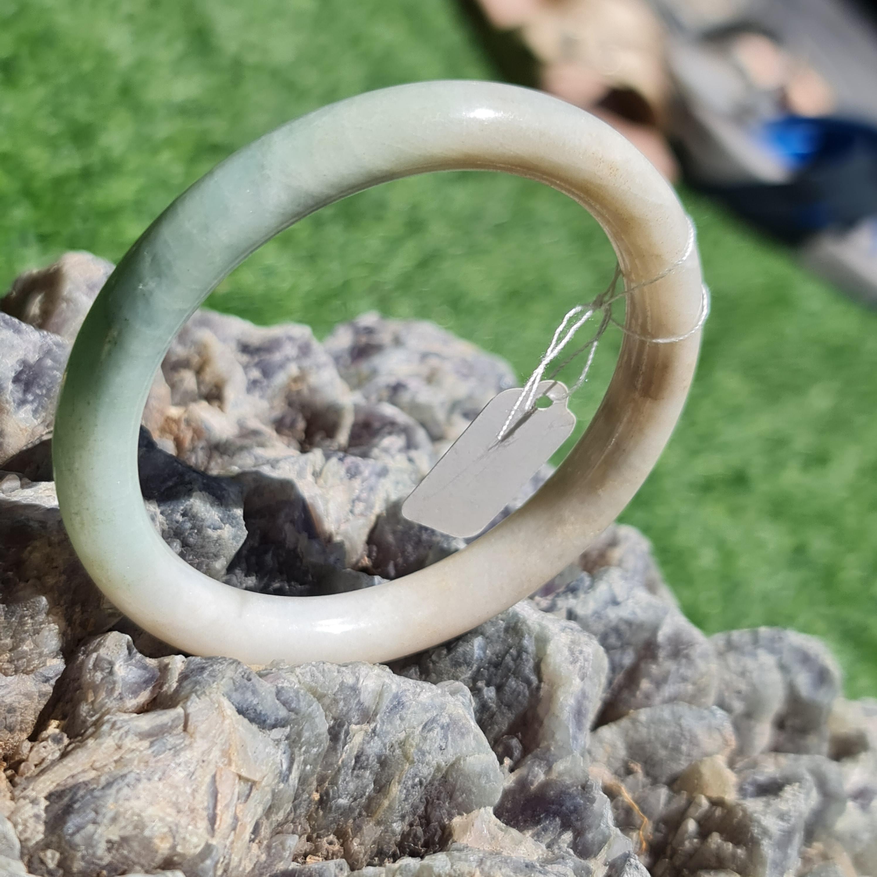 JB6711111 หยก พม่า แท้ Jade กำไลหยก 61.1 มม. (Jadeite bracelet) พม่า (Myanmar)