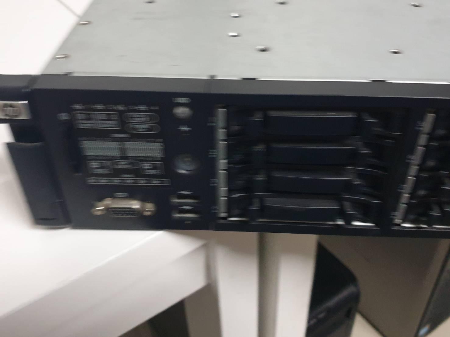 HP Dl 380 g6/g7 เครื่อง 2 ยู รองรับ hdd 8 ลูก