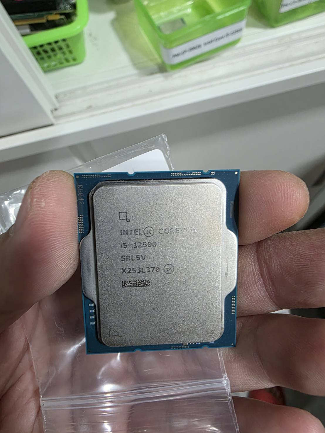 Intel Core i5-12500 มี 2 ตัว