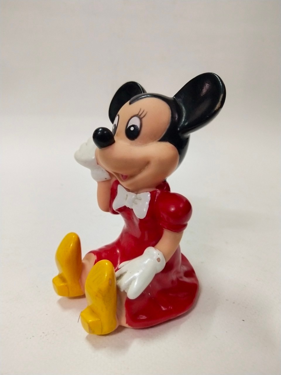 ตุ๊กตายางบีบ มินนี่ ขนาดตามรูป มือสองเก่าเก็บ สภาพดี มีรอยบ้าง