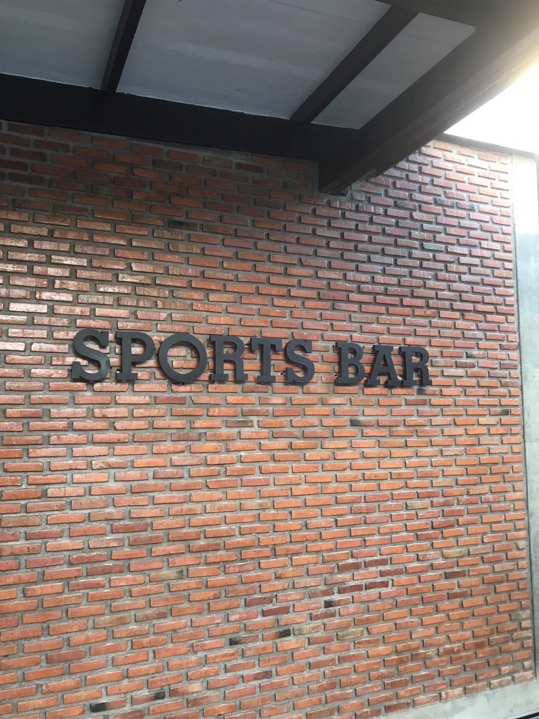 งานผลิตติดตั้ง ป้ายอักษรสแตนเลสพ่นทำสีไฟออกหลัง ป้ายอุดรธานี