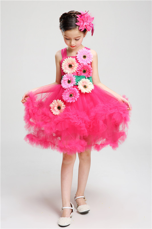 Pre-order ชุดแฟนซี ชุดการแสดง สายเดี่ยว แต่งดอกสามมิติด้านหน้า กระโปรงตาข่ายเป็นชั้น ๆ สวยงาม