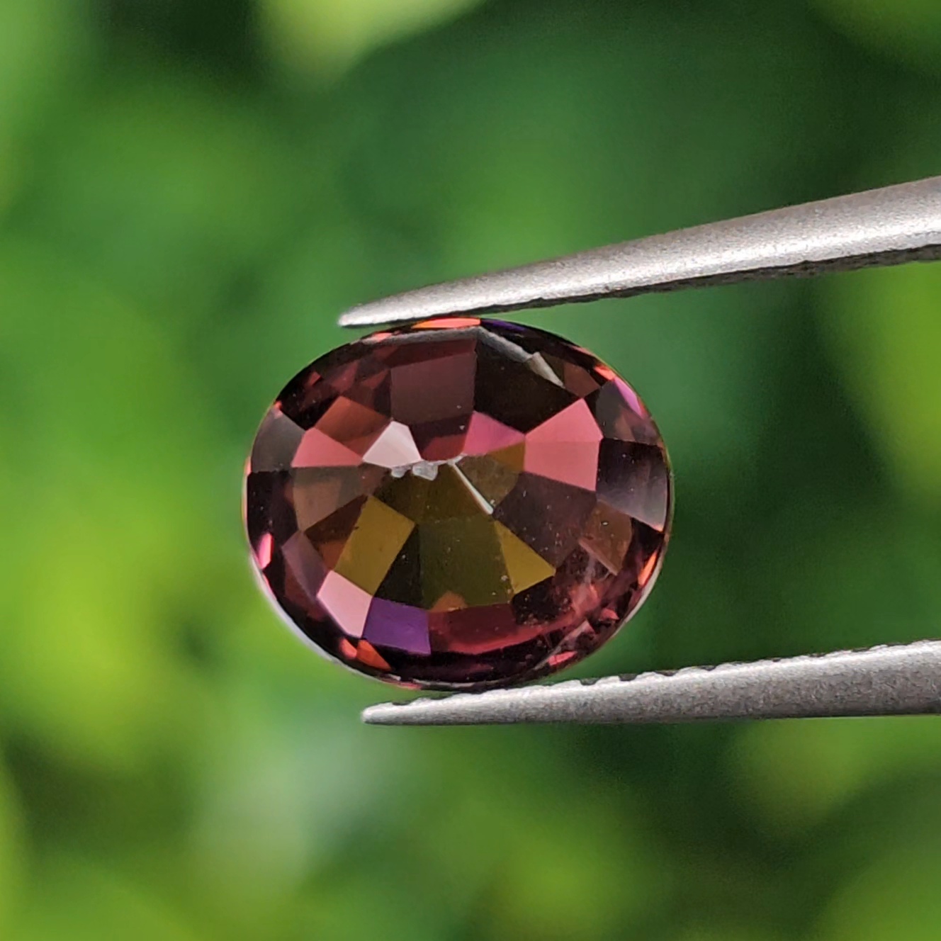 พลอย รูเบลไลต์ ทัวร์มาลีน Rubelite Tourmaline 1.52 กะรัต (Cts.) พลอยแท้ อัญมณีมงคลประจําวันเกิด เครื่องประดับพลอย