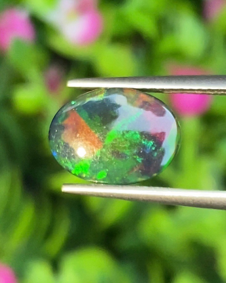 พลอย แบล็ก โอปอล Black Opal 2.53 กะรัต (Cts.) พลอยแท้ อัญมณีมงคลประจําวันเกิด เครื่องประดับพลอย