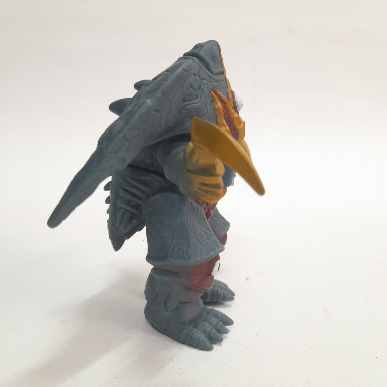 มีหลายภาพ,ซอฟ 3.5-4นิ้ว สัตว์ประหลาดไกเซอร์ โดบิชิ จากอุลตร้าแมนไกอา มือสองสภาพดี มีรอยบ้าง