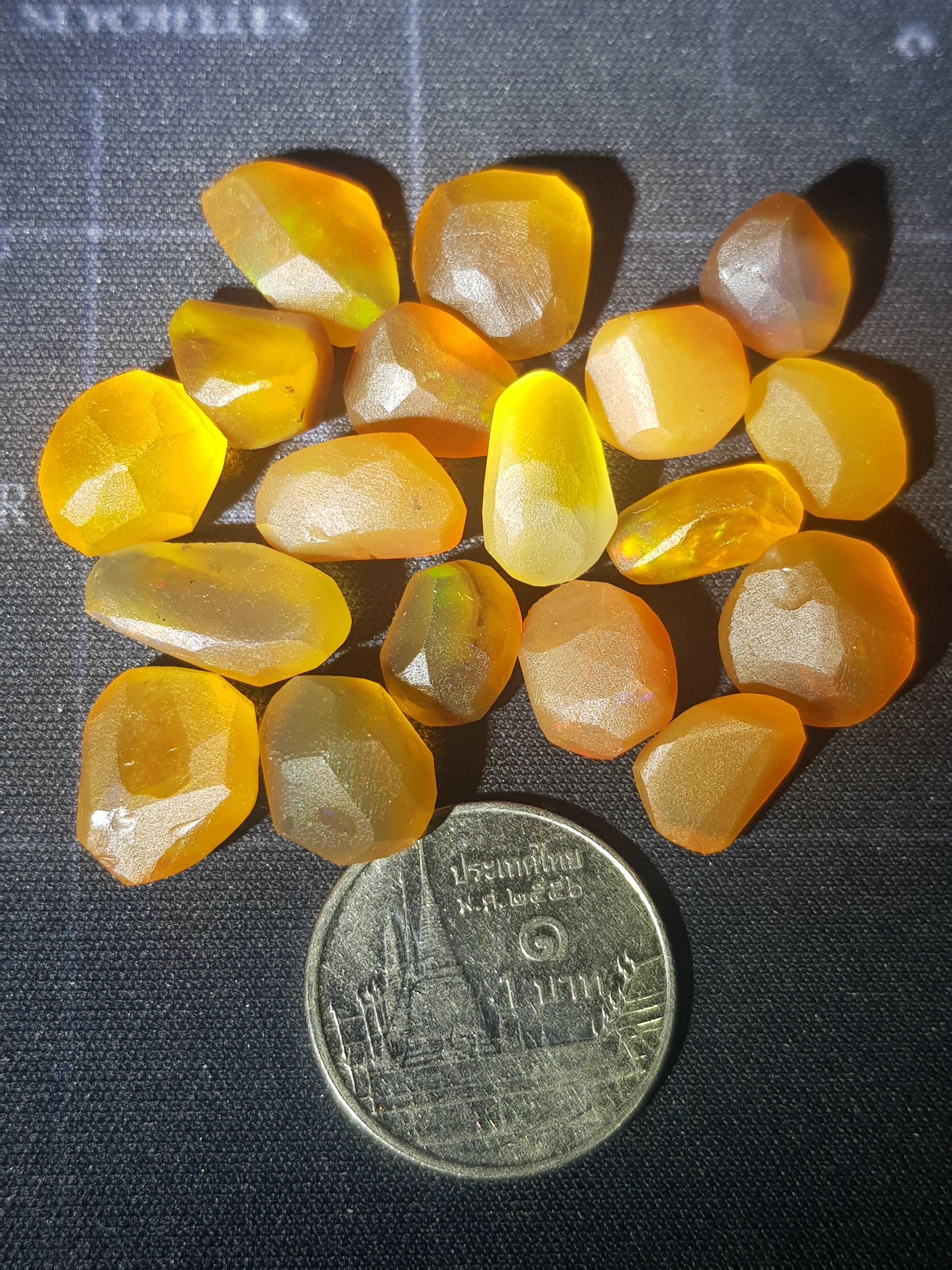 พลอย โอปอล Opal 56.66 กะรัต (Cts.) 18 เม็ด (Pcs) พลอยแท้ อัญมณีมงคลประจําวันเกิด เครื่องประดับพลอย