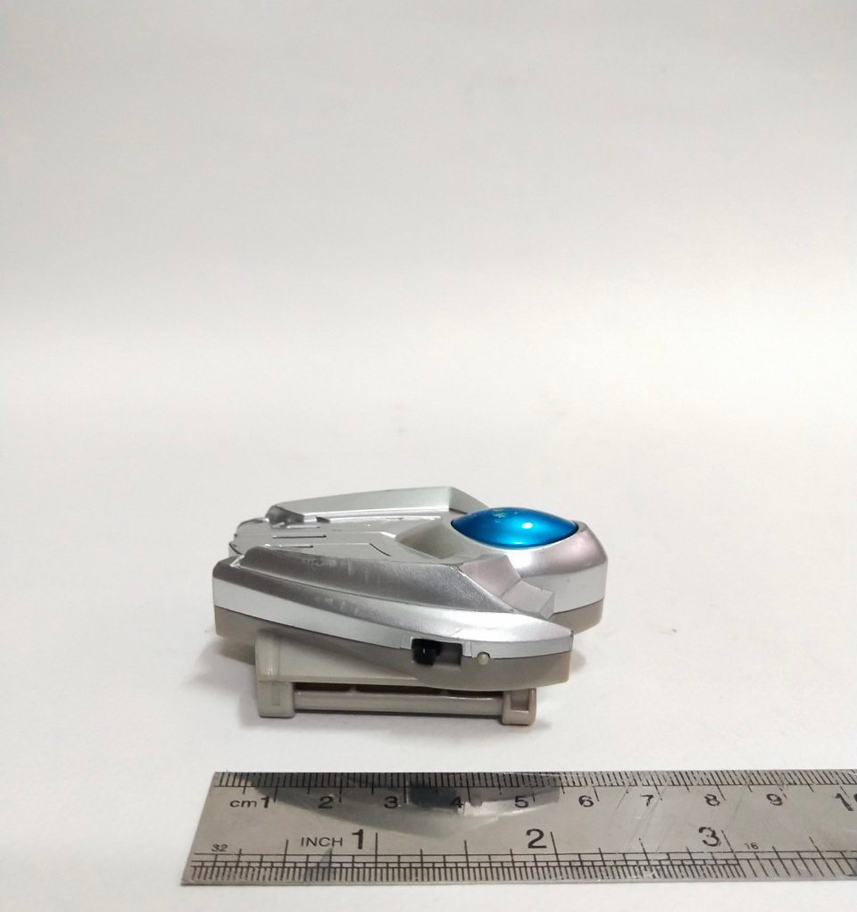 แคนดี้ทอย ที่แปลงร่างอุลตร้าแมนซาก้า แบบที่2 ใส่ถ่าน มีเสียงปกติ ***ไม่มีสาย มือสองสภาพดีมีรอยสีถลอก