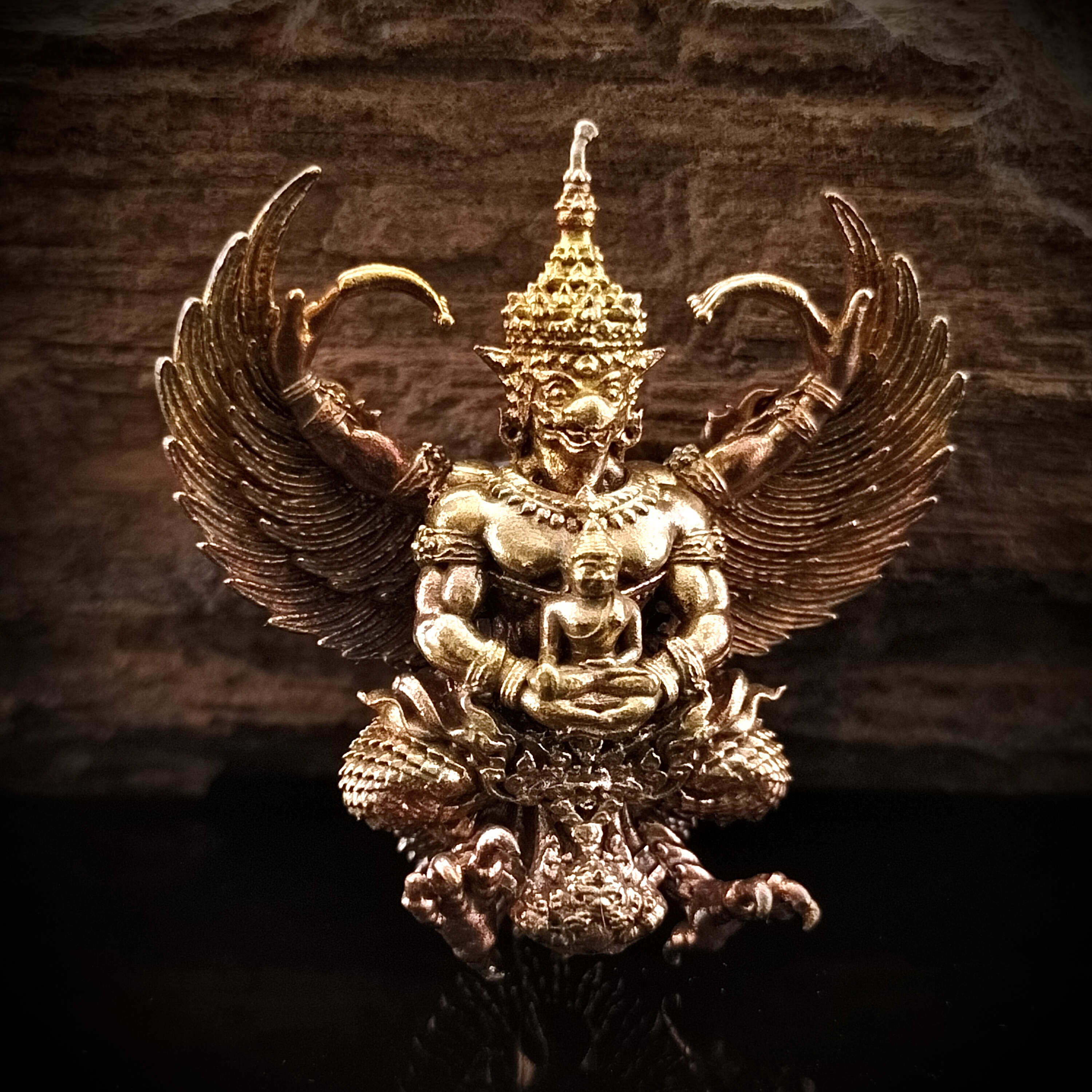 พญาครุฑ รุ่น เศรษฐีเงินไหลมา