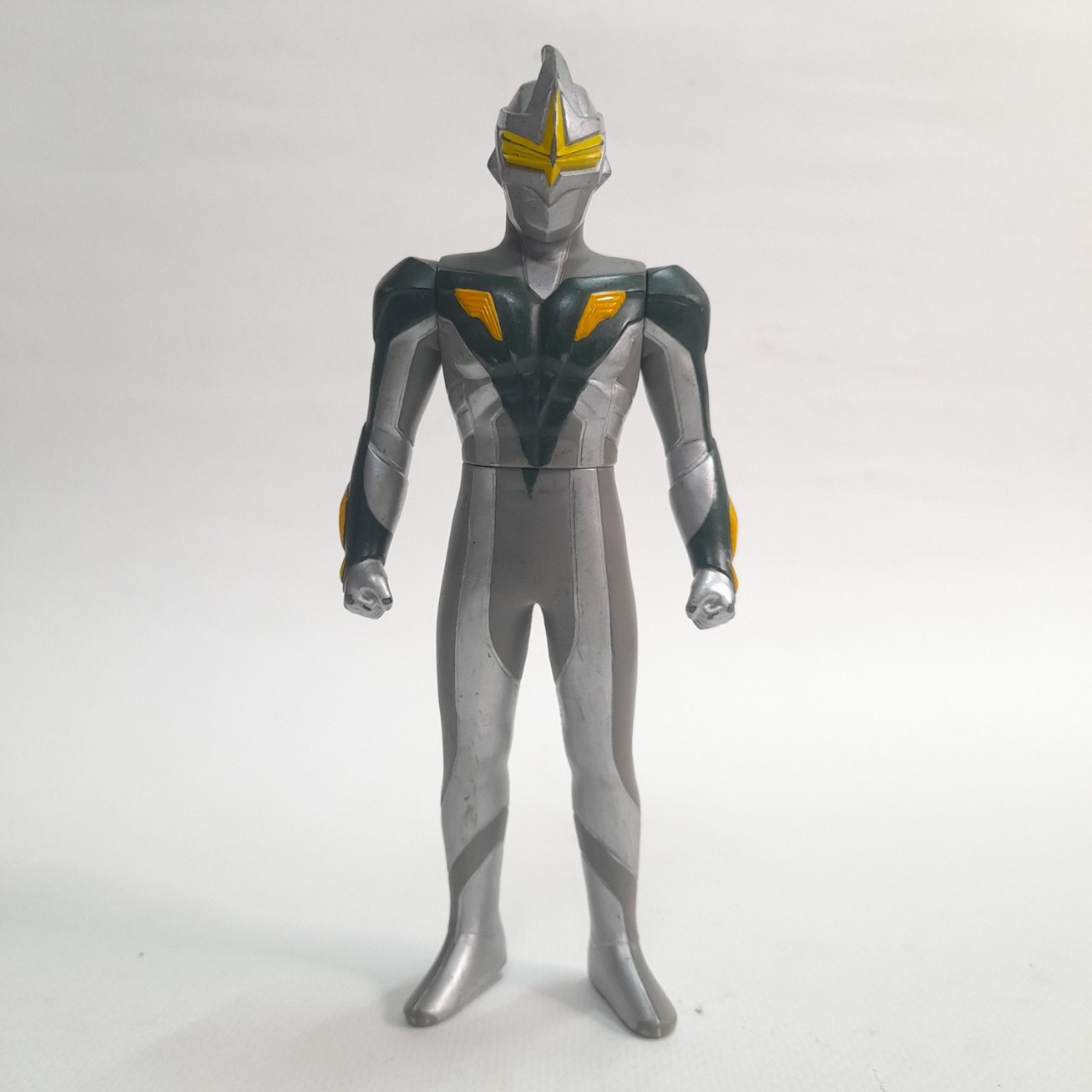 มีหลายภาพ,ซอฟ 6.5-7นิ้ว มิเลอร์ไนท์ 1 ใน4 สมาชิกอัลตืเมท ฟอร์ส เพื่อนอุลตร้าแมนซีโร่ มือสองสภาพดี มีรอยบ้างไม่พบบ่อย