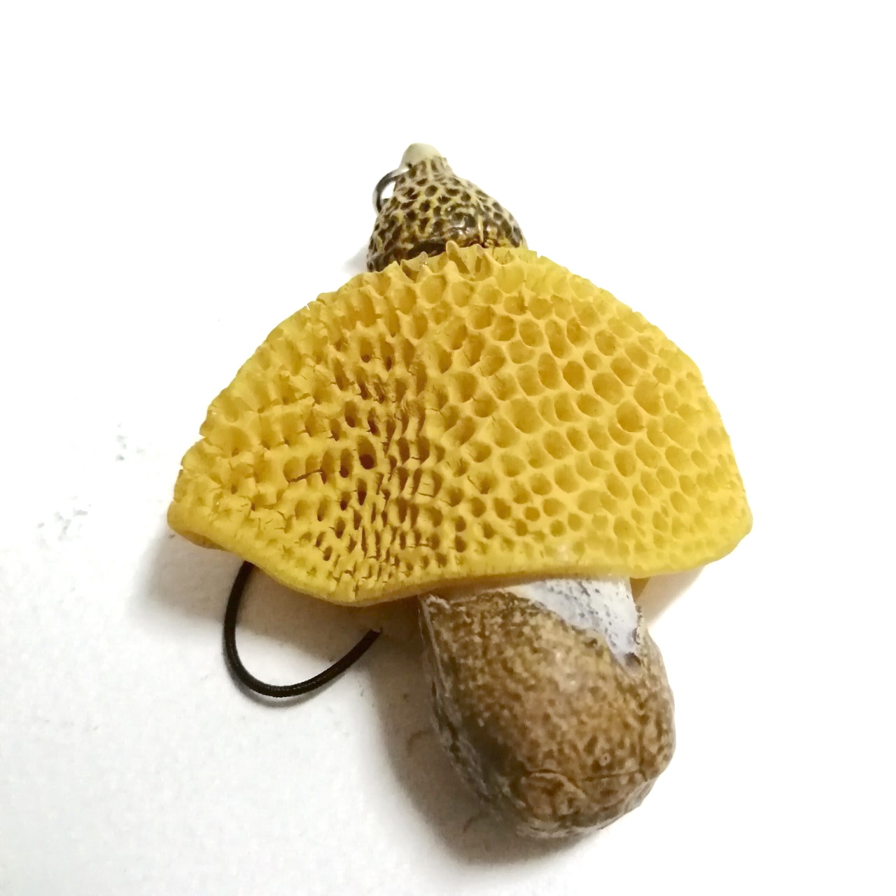 พวงกุญแจ ยาง 3นิ้ว เห็ดเยื่อไผ่ สภาพพอใช้ พวงกุญแจเชือกคล้องครบ