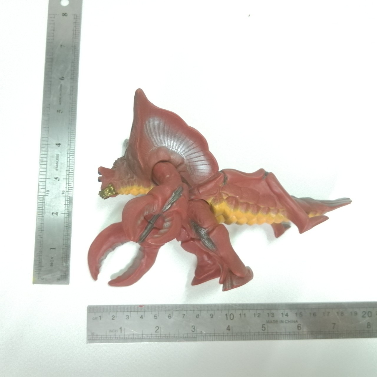 ซอฟ6นิ้ว ขนาดจริงตามรูป สัตว์ประหลาด เรคิวบัส จากอุลตร้าแมนไดน่า มีรอยบ้าง ไม่พบบ่อยนัก