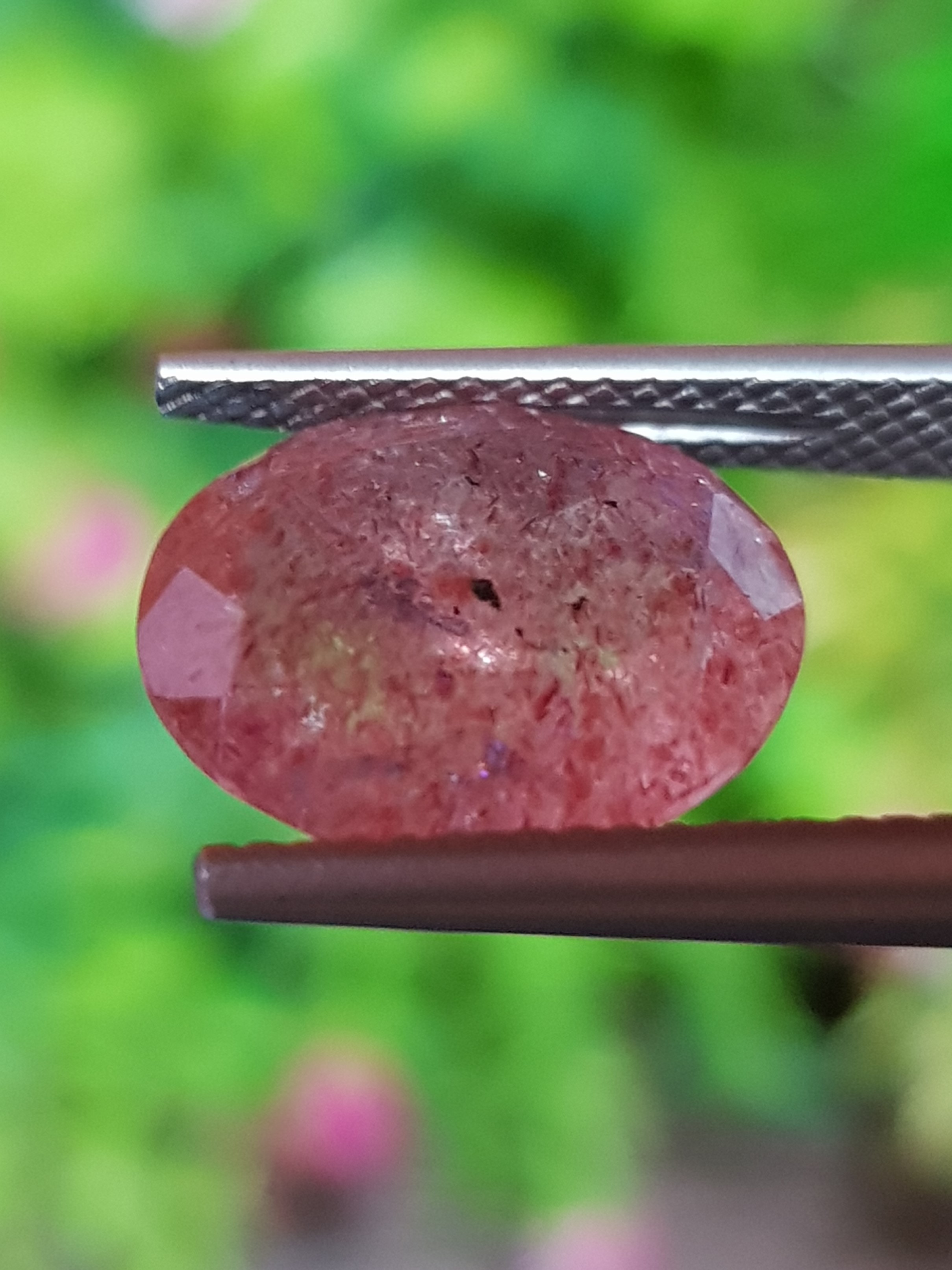 พลอย สตอเบอรี่ ควอตซ์ Strawberry Quartz 4.45 กะรัต (Cts.) พลอยแท้ อัญมณีมงคลประจําวันเกิด เครื่องประดับพลอย