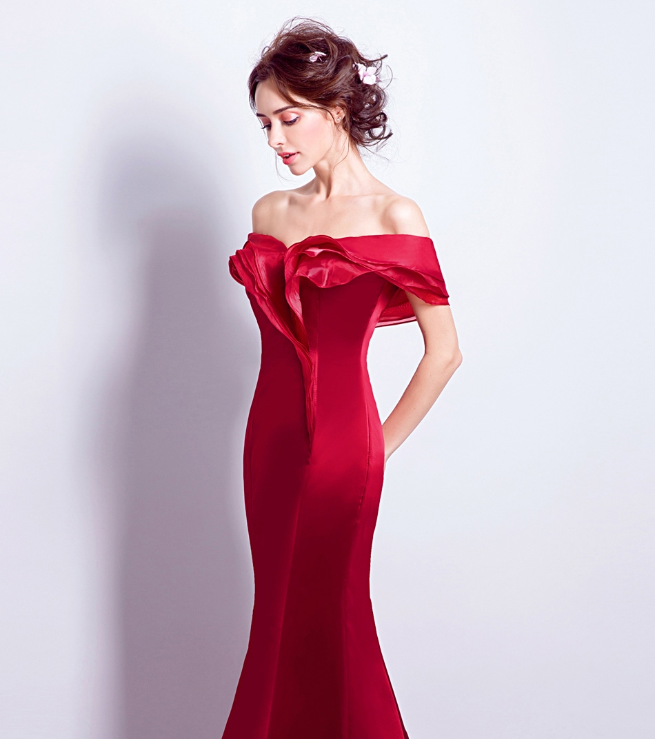 Pre-order ชุดแฟนซี ชุดเจ้าสาว ชุดราตรียาว สีไวน์แดง ไหล่ปาด จับเดรปช่วงอก กระโปรงทรงหางปลา เชือกผูกหลัง