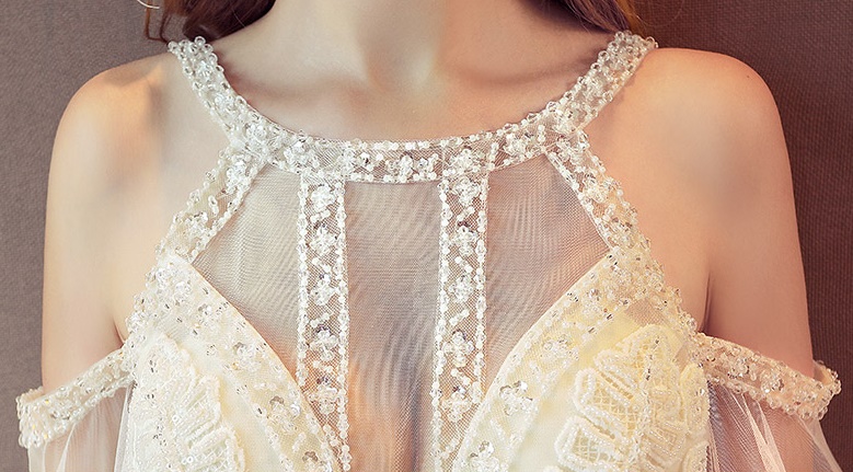 ชุดแต่งงาน แขนสามส่วน หางยาว เชือกผูกหลัง