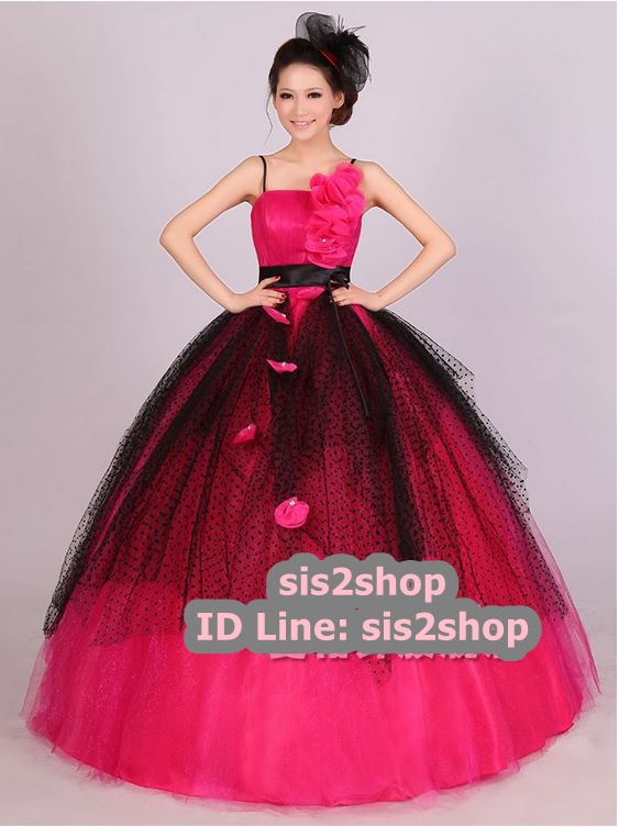 พร้อมเช่า ชุดแฟนซี ชุดราตรียาว แบบสายเดี่ยว สีชมพูเข้ม แต่งดอกช่วงอก ผ้าคาดเอวสีดำผูกเป็นโบว์เก๋ แต่งผ้าตาข่ายสีดำ (ไม่รวมโบว์ติดผม)