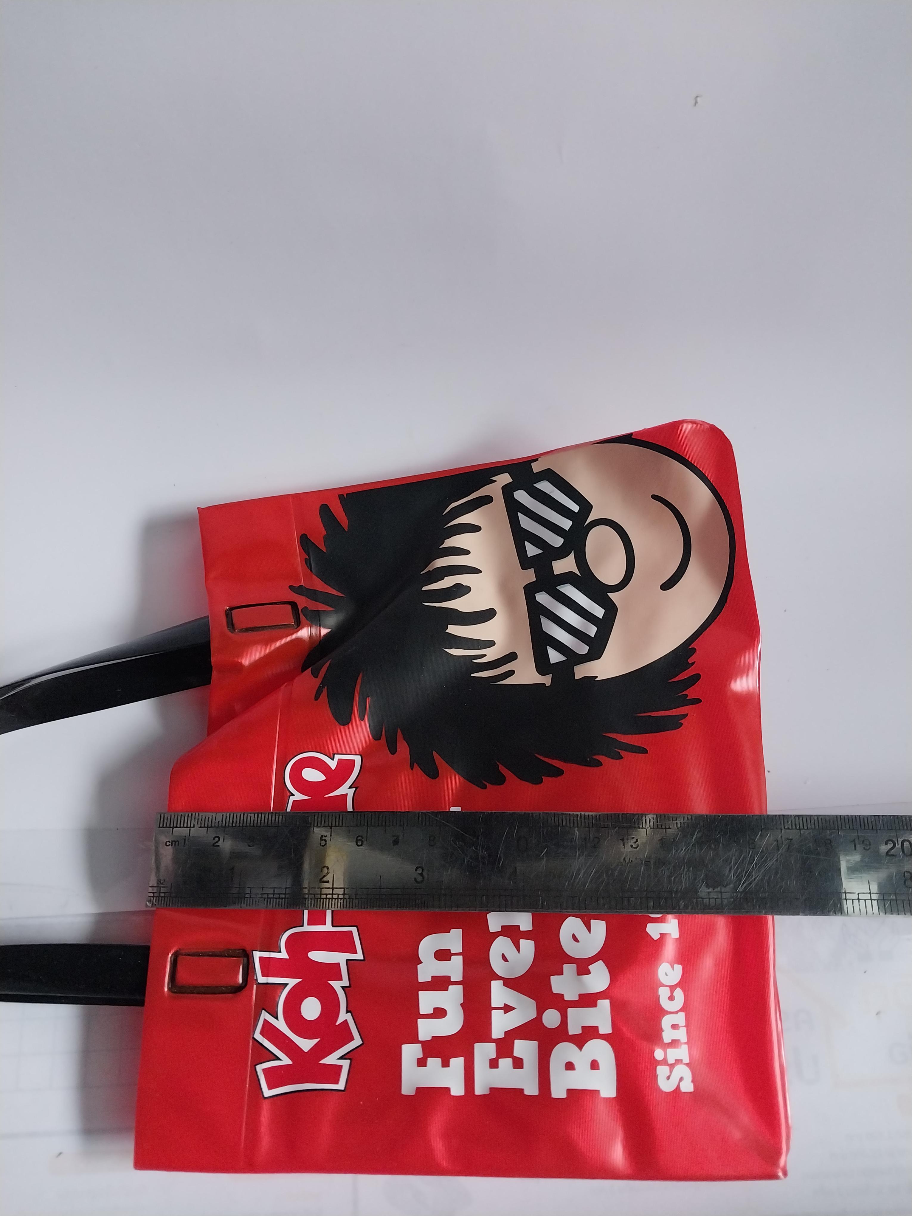 มีหลายภาพ กระเป๋า พลาสติก พิมพ์ลายโก๋แก่ ขนาดตามภาพ