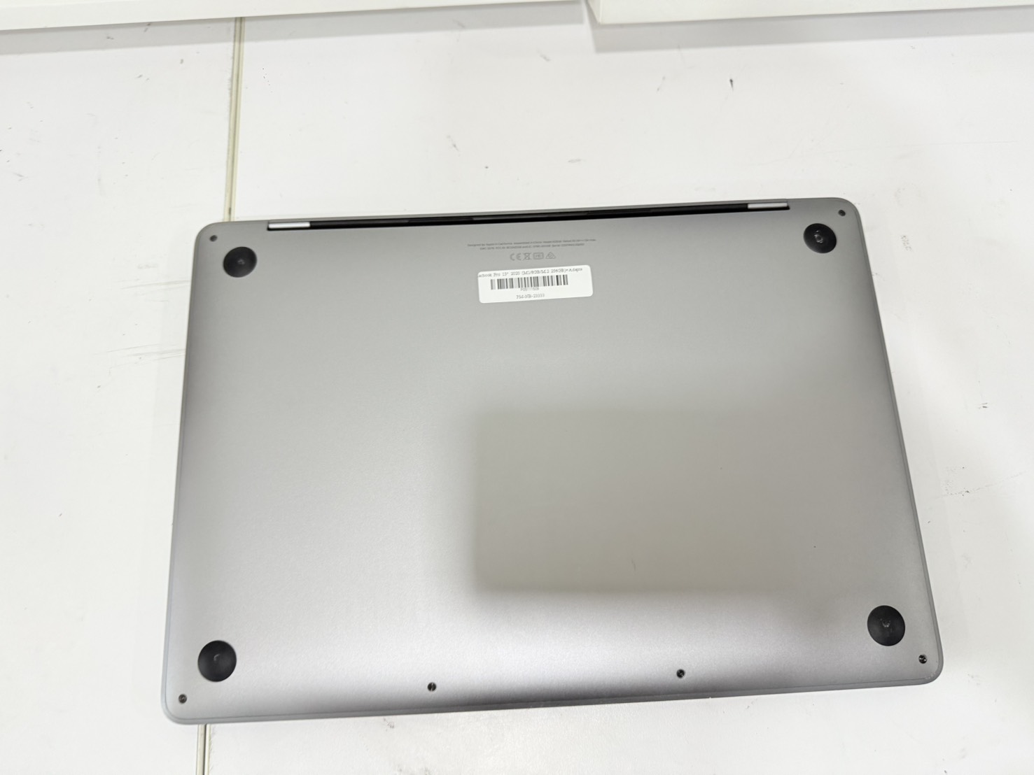 Apple Macbook Pro 13" 2020 (M1/8GB/M.2 256GB)+Adapter