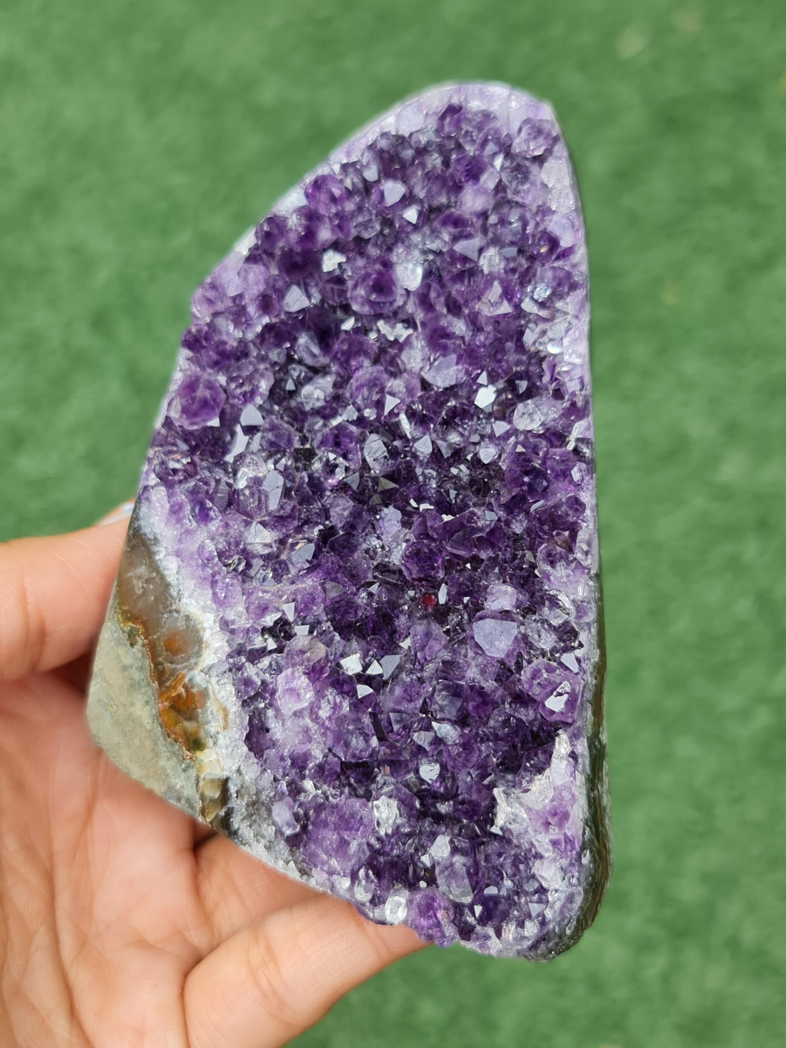 ก้อน ผลึก อเมทิส จีโอด Amethyst Geode 476 กรัม (grams.) พลอยแท้ อัญมณีมงคลประจําวันเกิด เครื่องประดับพลอย