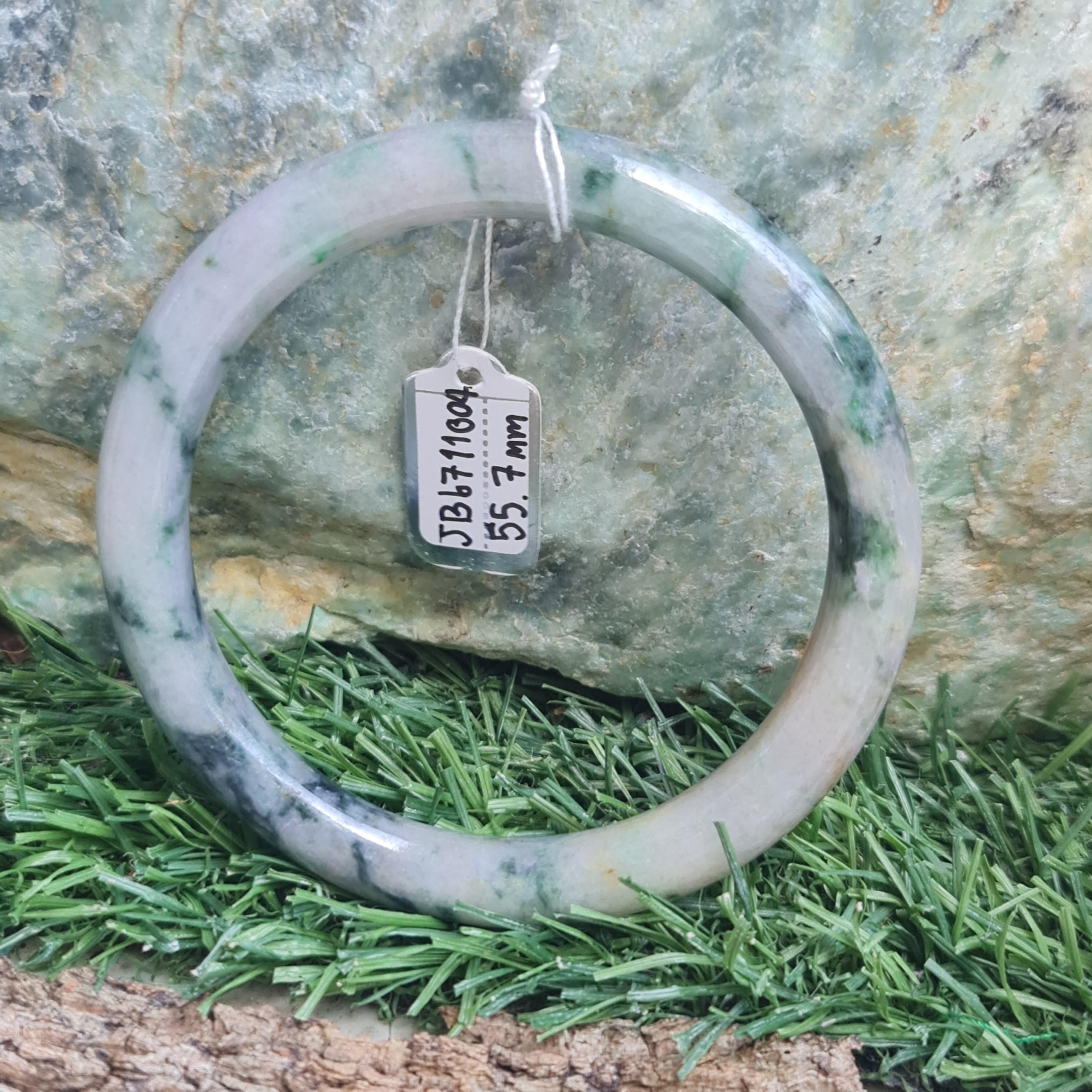 JB6711004 หยก พม่า แท้ Jade กำไลหยก 55.7 มม. (Jadeite bracelet) พม่า (Myanmar)