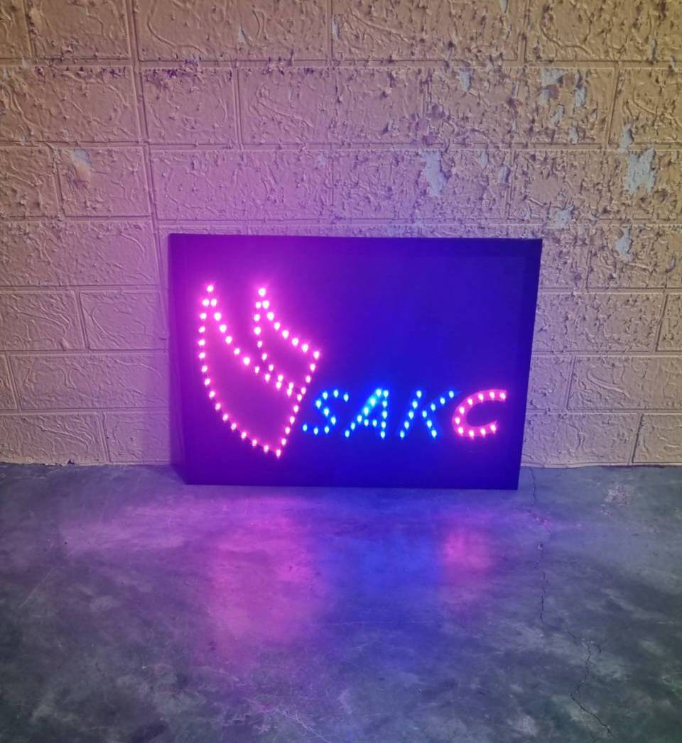 ป้ายไฟเชียร์ พื้นฟิวเจอร์บอร์ด