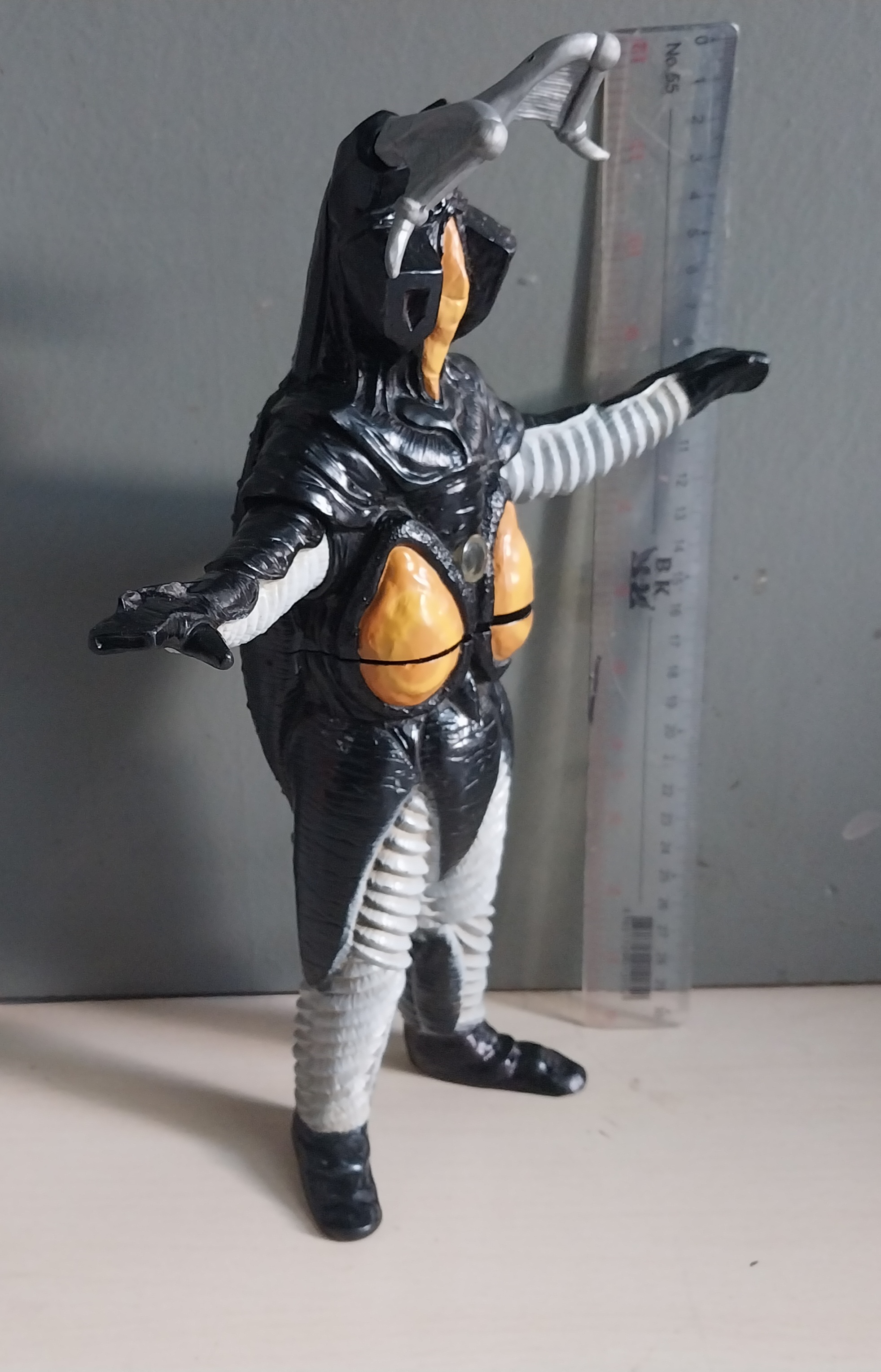 มีหลายภาพ สัตว์ประหลาดเซ็ทต้อน งานเครื่อง***ใช้ระบบไม่ได้ ,โมเท้าข้างหนึ่ง ยืนได้ปกติ ขนาดประมาณ 11นิ้ว ตามภาพ