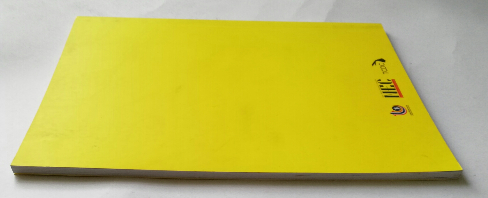 หนังสือ sme สร้างแบรนด์สินค้าจากความคิดสร้างสรรค์ จากการสนับสนุนของภาครัฐ "คิดสร้างค่า"