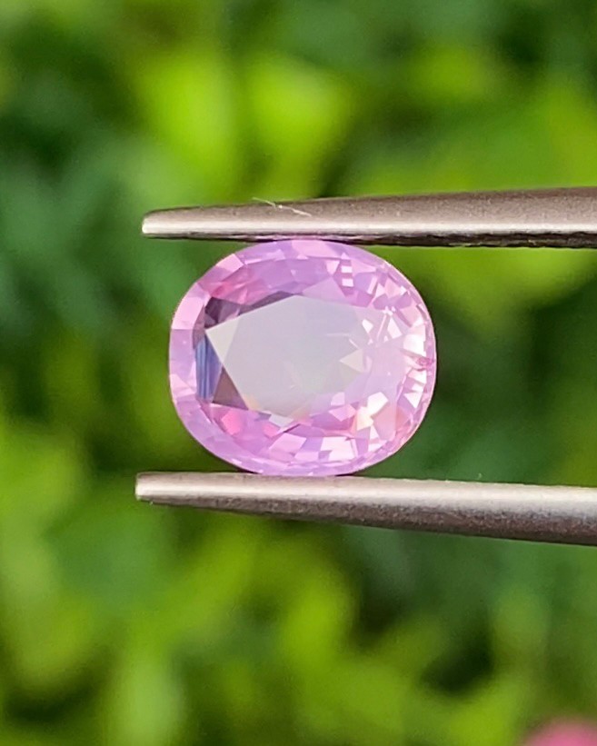 พลอย ชมพู พิ้ง แซฟไฟร์ Pink Sapphire 1.47 กะรัต (Cts.) พลอยแท้ อัญมณีมงคลประจําวันเกิด เครื่องประดับพลอย