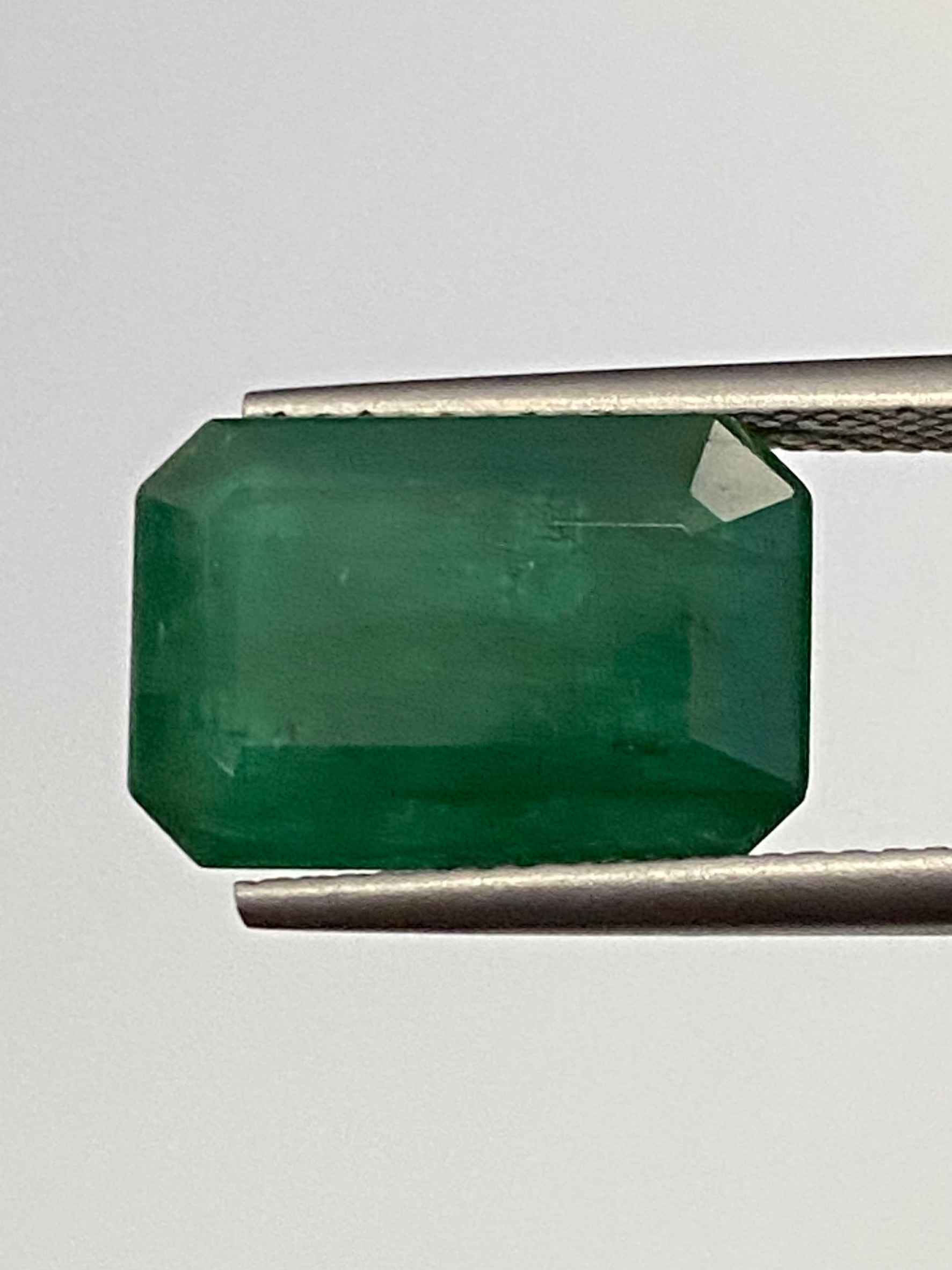 พลอย มรกต Natural Emerald แซมเบีย 9.53 กะรัต (Cts.) พลอยแท้ อัญมณีมงคลประจําวันเกิด เครื่องประดับพลอย