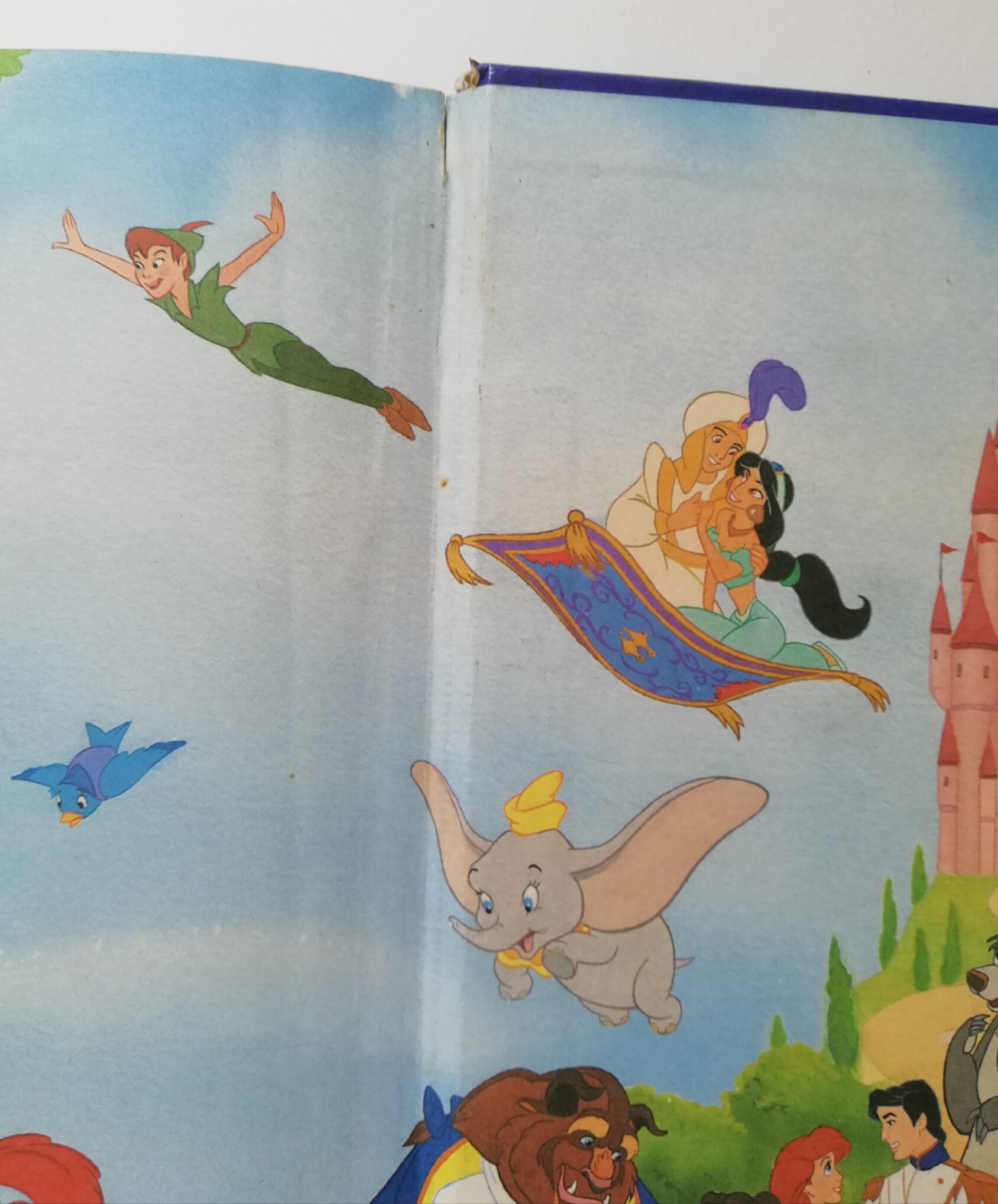 นิทานการ์ตูนจากวอลท์ ดิสนีย์ เล่มใหญ่ปกแข็ง "โฉมงามกับเจ้าชายอสูร"Walt Disney Cartoon -Tale , Beauty and the Beast *หนังสือมีตำหนิ โปรดตรวจสอบทุกภาพ