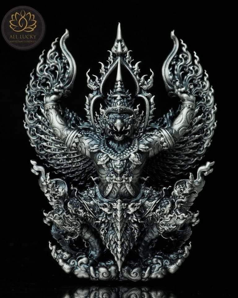 พญาครุฑทวียศ เนื้อเงินซาติน ขนาด 3.8 X 2.8 เซนติเมตร