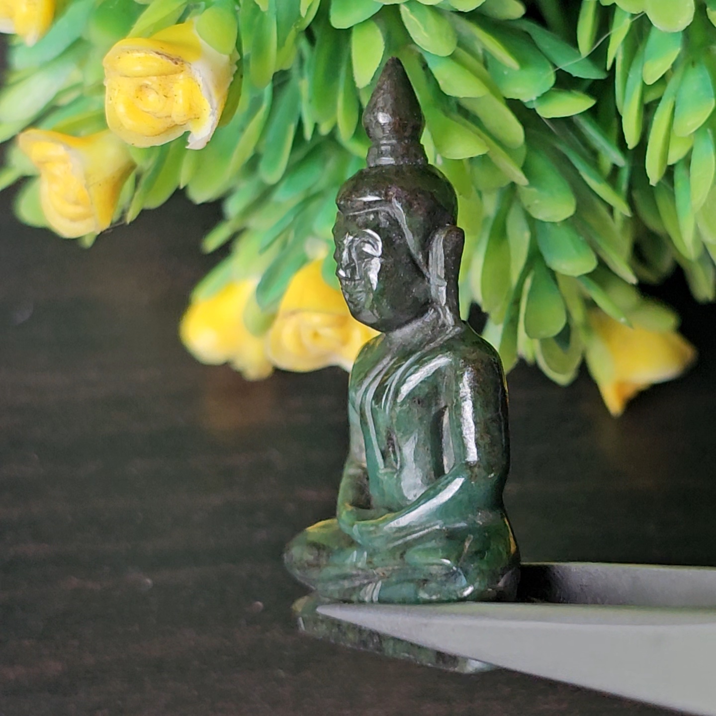 หยกแกะสลัก พระหยกเนฟไฟรต์ (Nephrite jadeite) 63.93 (cts.)