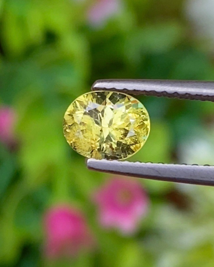 พลอย คริโซเบริล (Chrysoberyl) 1.06 กะรัต (Cts.) พลอยแท้ อัญมณีมงคลประจําวันเกิด เครื่องประดับพลอย