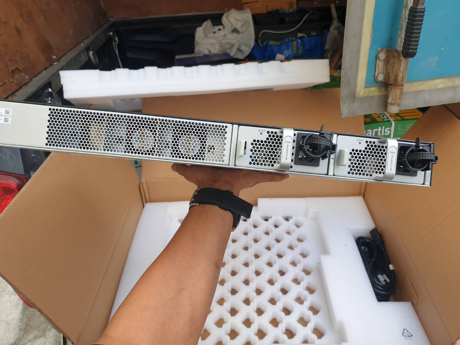 Switch Huawei S5735-S32ST4X 24*GE SFP ports 8*10/100/1000BASE-T ports 4*10GE SFP+ port ของใหม่