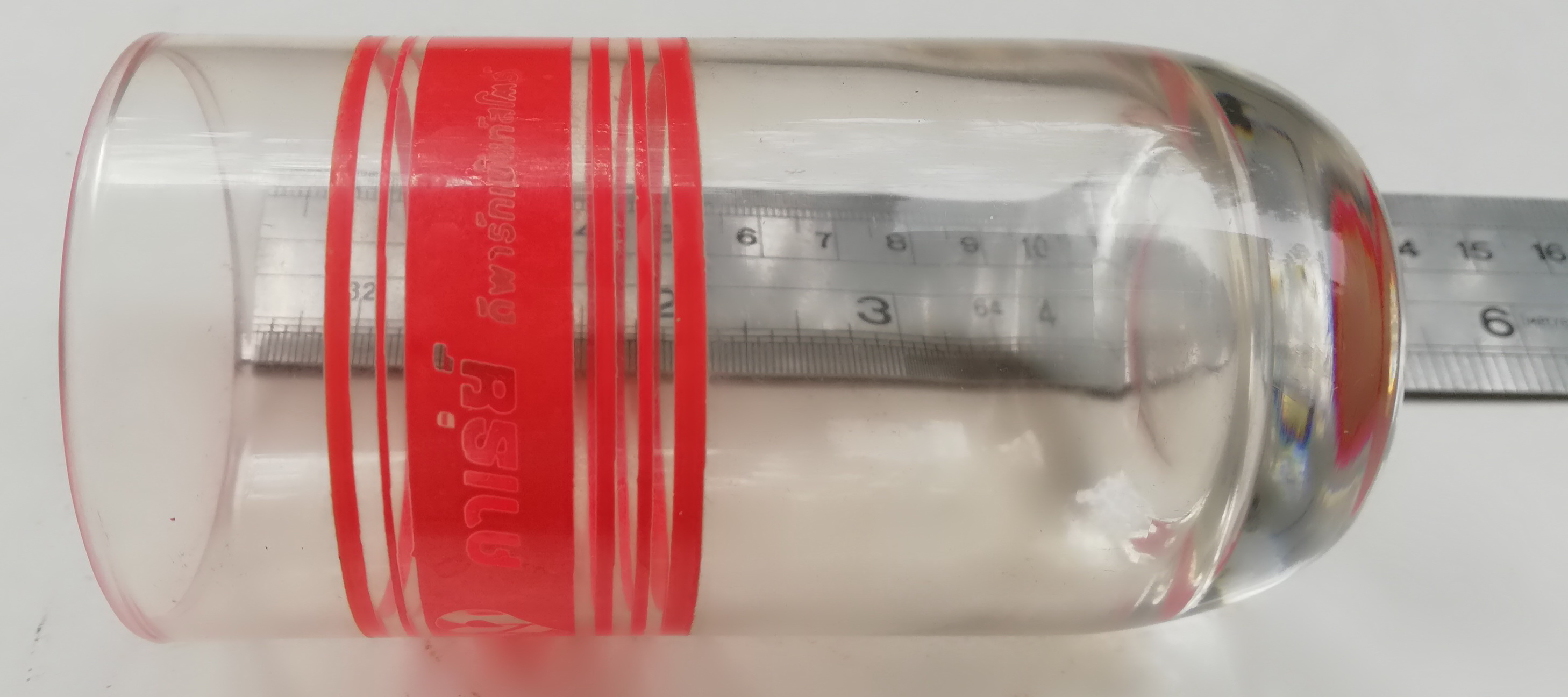 ของเก่าสะสม แก้วน้ำพิมพ์ลายแส้นสีแดง ของห้างคาเธย์ดีพาร์ทเม้นท์สโตร์ เส้นผ่าศุนย์กลางประมาณ 2" ความสูงประมาณ 4.5"