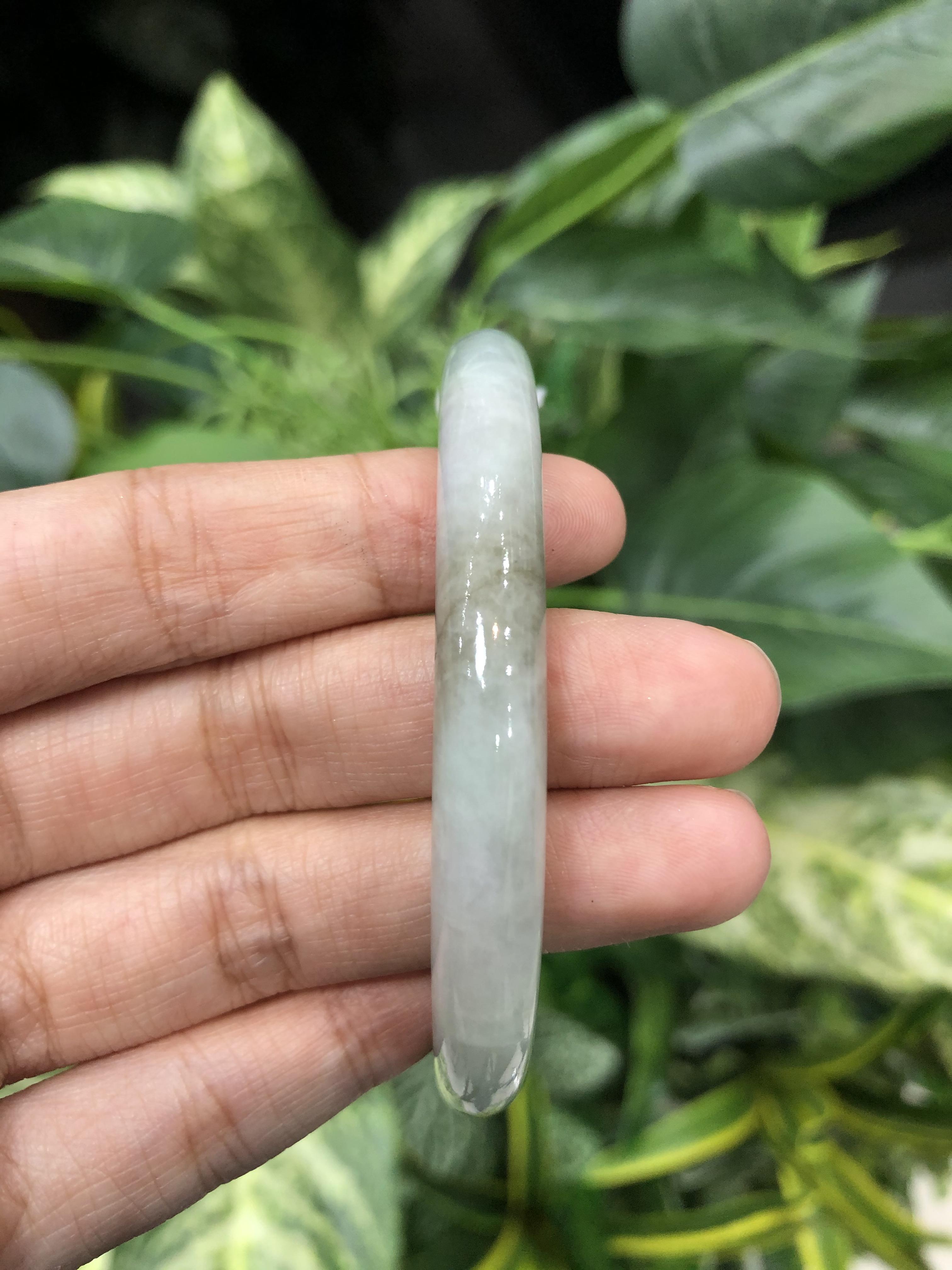 J05C0042 หยก พม่า แท้ Jade กำไลหยก 58.8 มม. (Jade bracelet) พม่า (Myanmar)