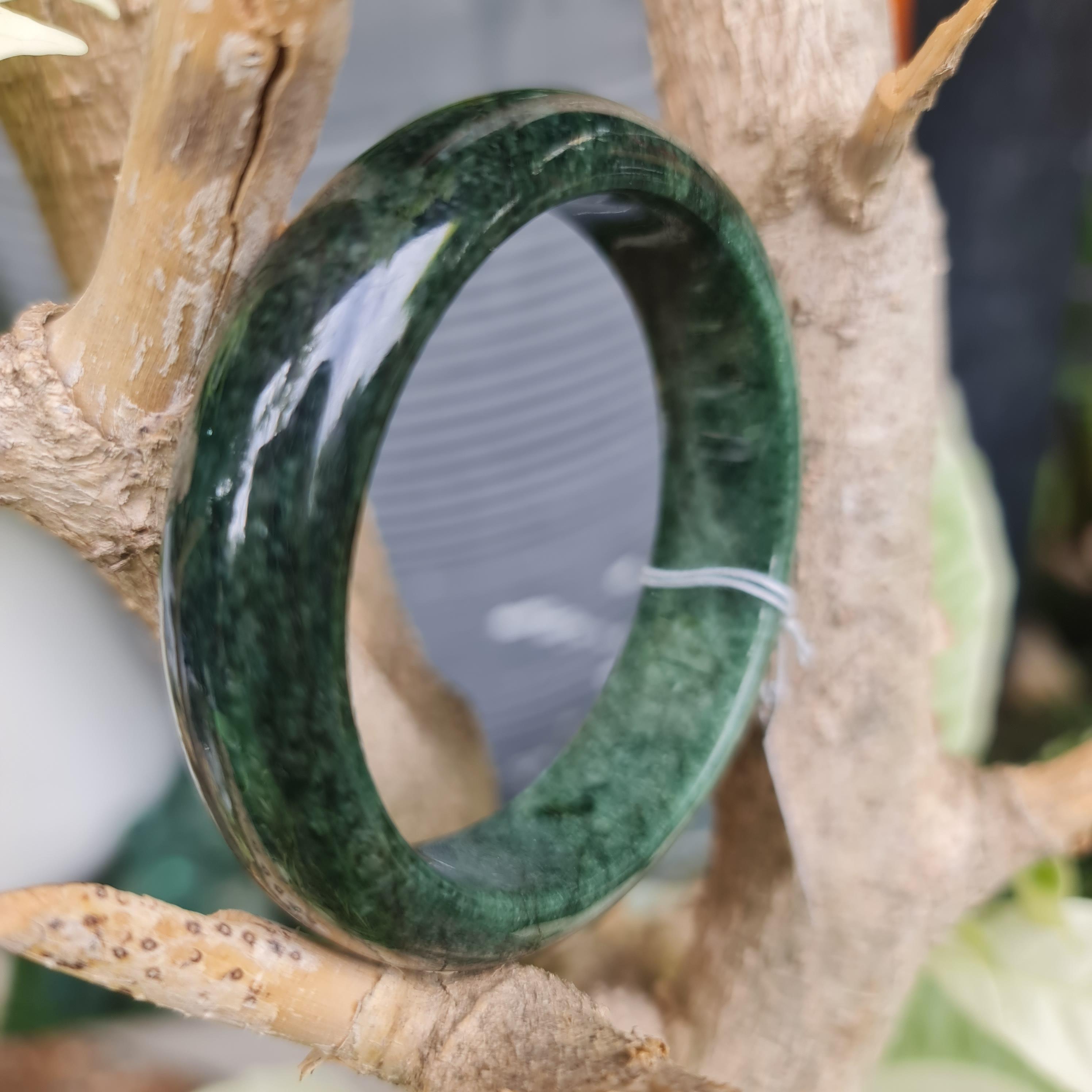 JB6804061 หยก พม่า แท้ Jade กำไลหยก 57.0 มม. (Jadeite bracelet) พม่า (Myanmar)