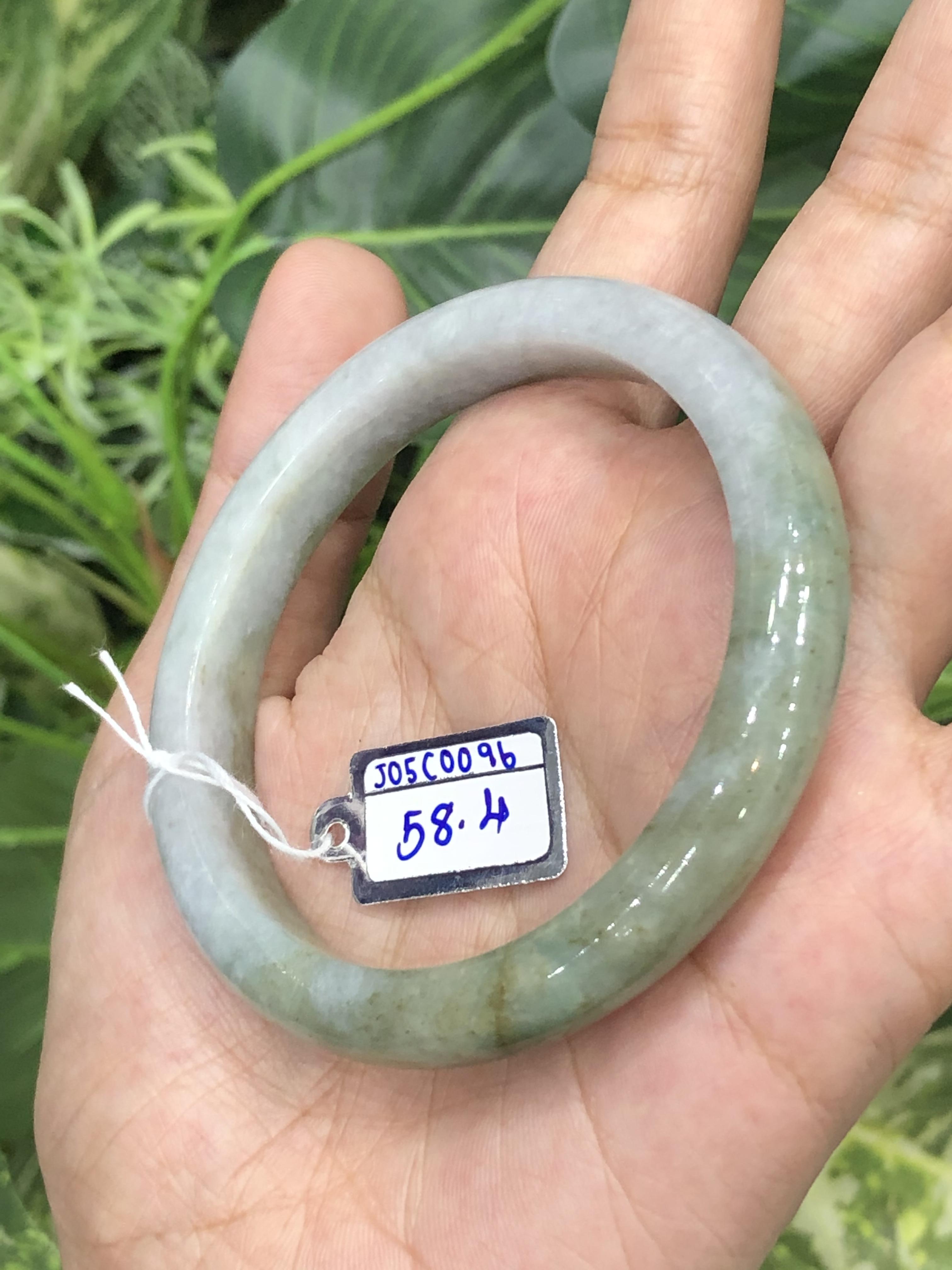 J05C0096 หยก พม่า แท้ Jade กำไลหยก 58.4 มม. (Jade bracelet) พม่า (Myanmar)