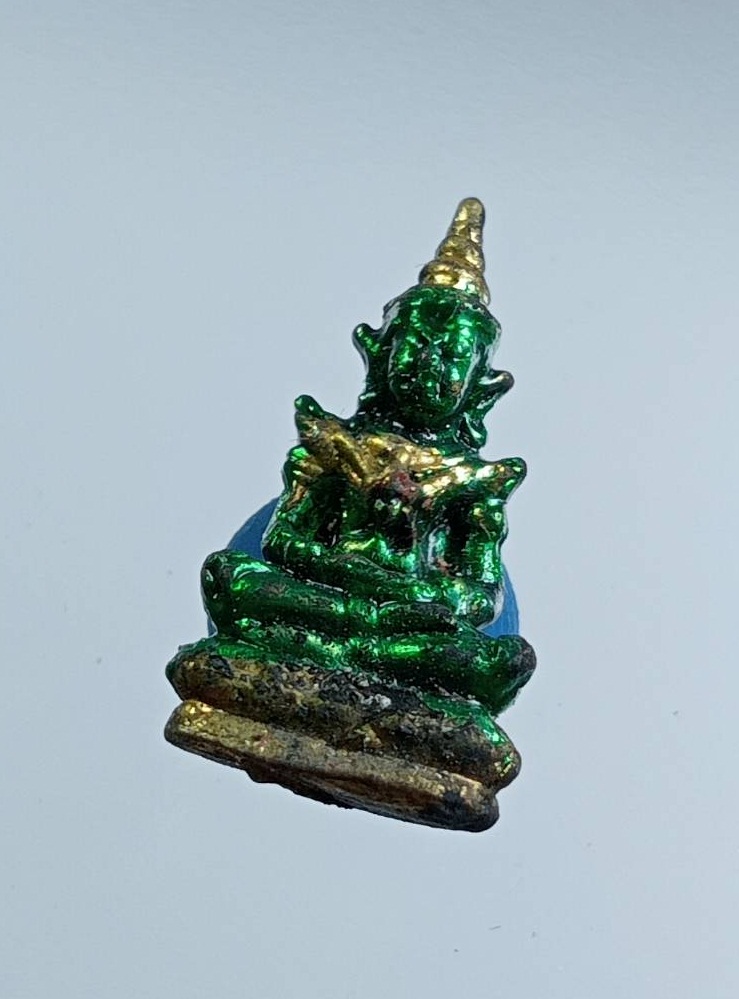 ก919 รูปหล่อลงยา พระแก้วมรกต วัดคลองพระรอด ต.ในเมือง อ.สวรรค์โลก จ.สุโขทัย