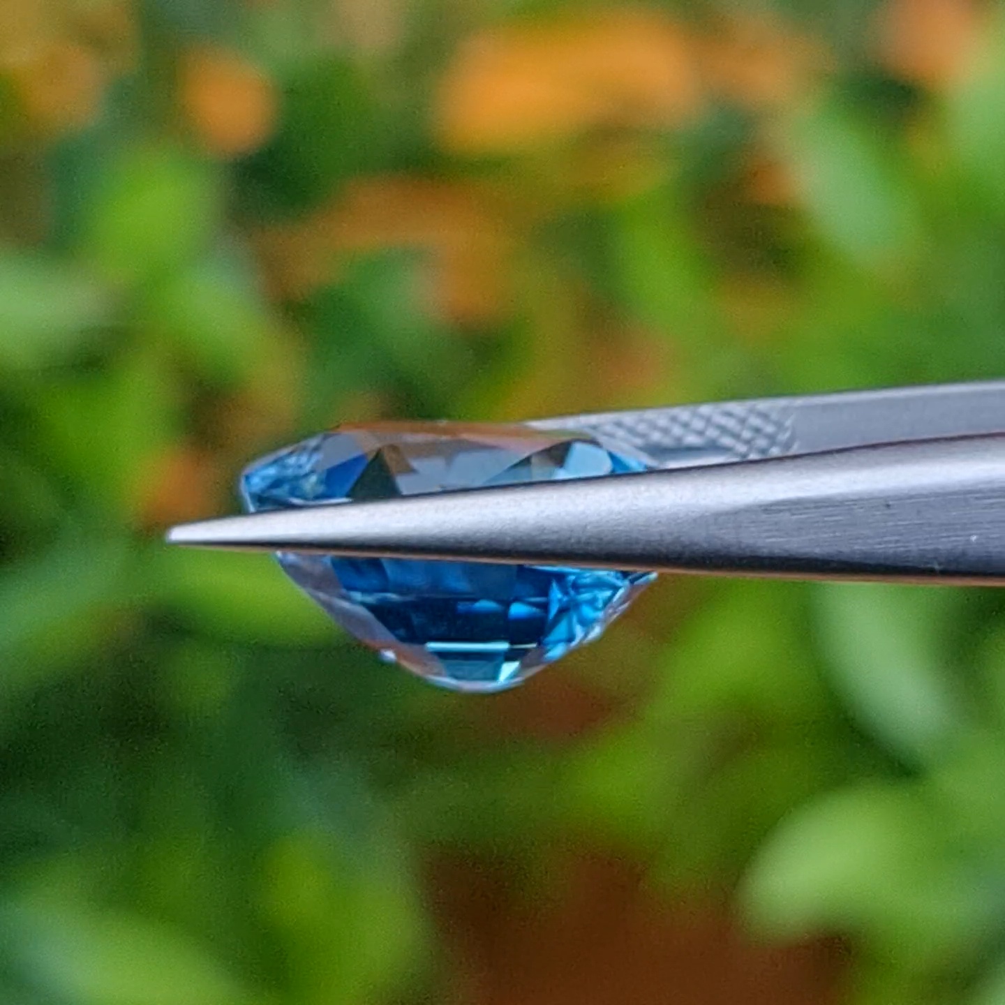 พลอย เพทาย (Zircon) 2.02 กะรัต (Cts.) พลอยแท้ อัญมณีมงคลประจําวันเกิด เครื่องประดับพลอย