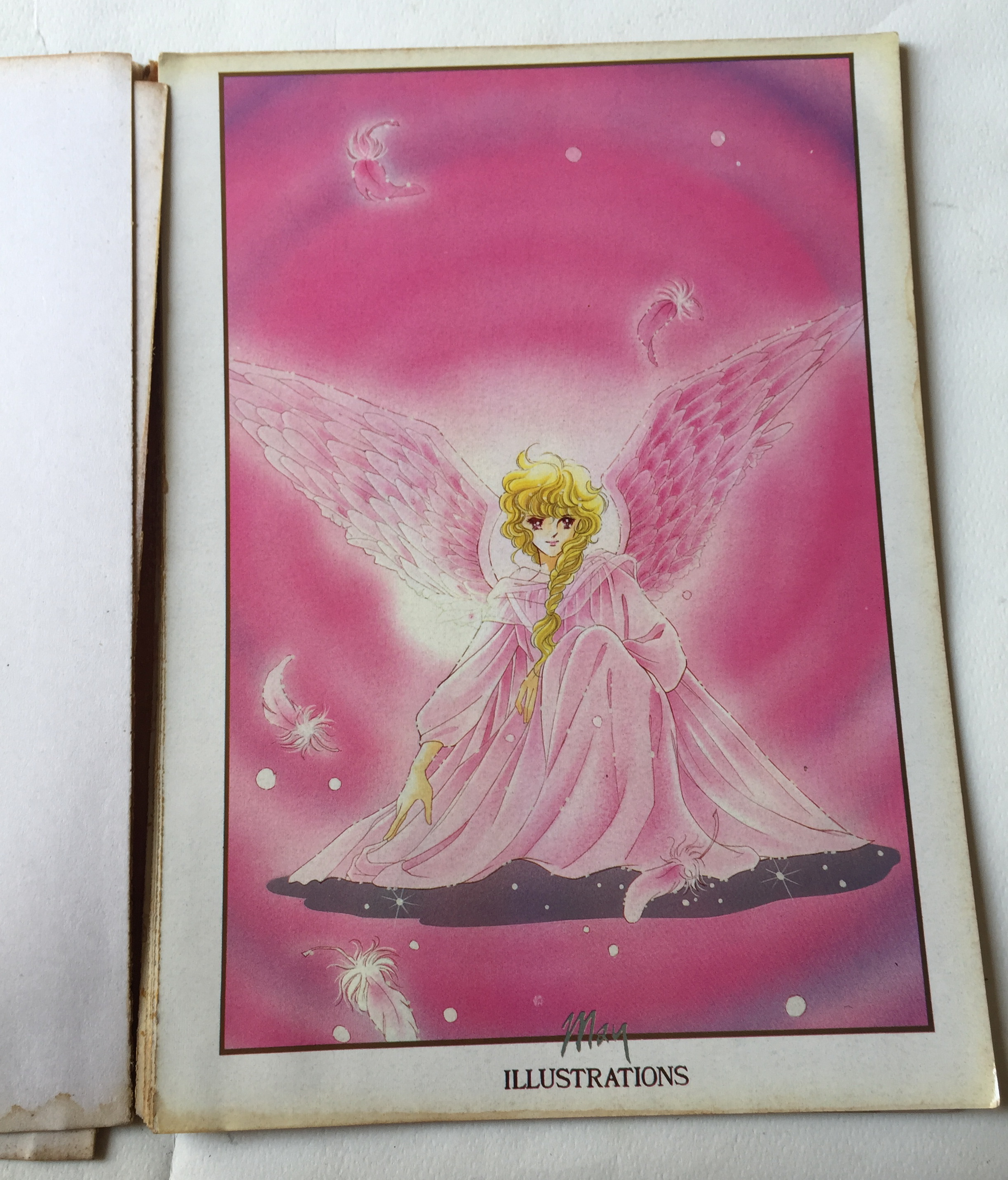 หนังสือภาพเก่า***หน้าไม่ครบ แต่ละแผ่นหลุดจากสัน มีรอย ตามภาพ May Illustrations ภาพการ์ตูนสวย ภาพสีทั้งเล่ม ลายเส้นจากคุณเมย์ ผลงานโดย May, Present โดย Main Point ชุดที่ 2 ปี 1987