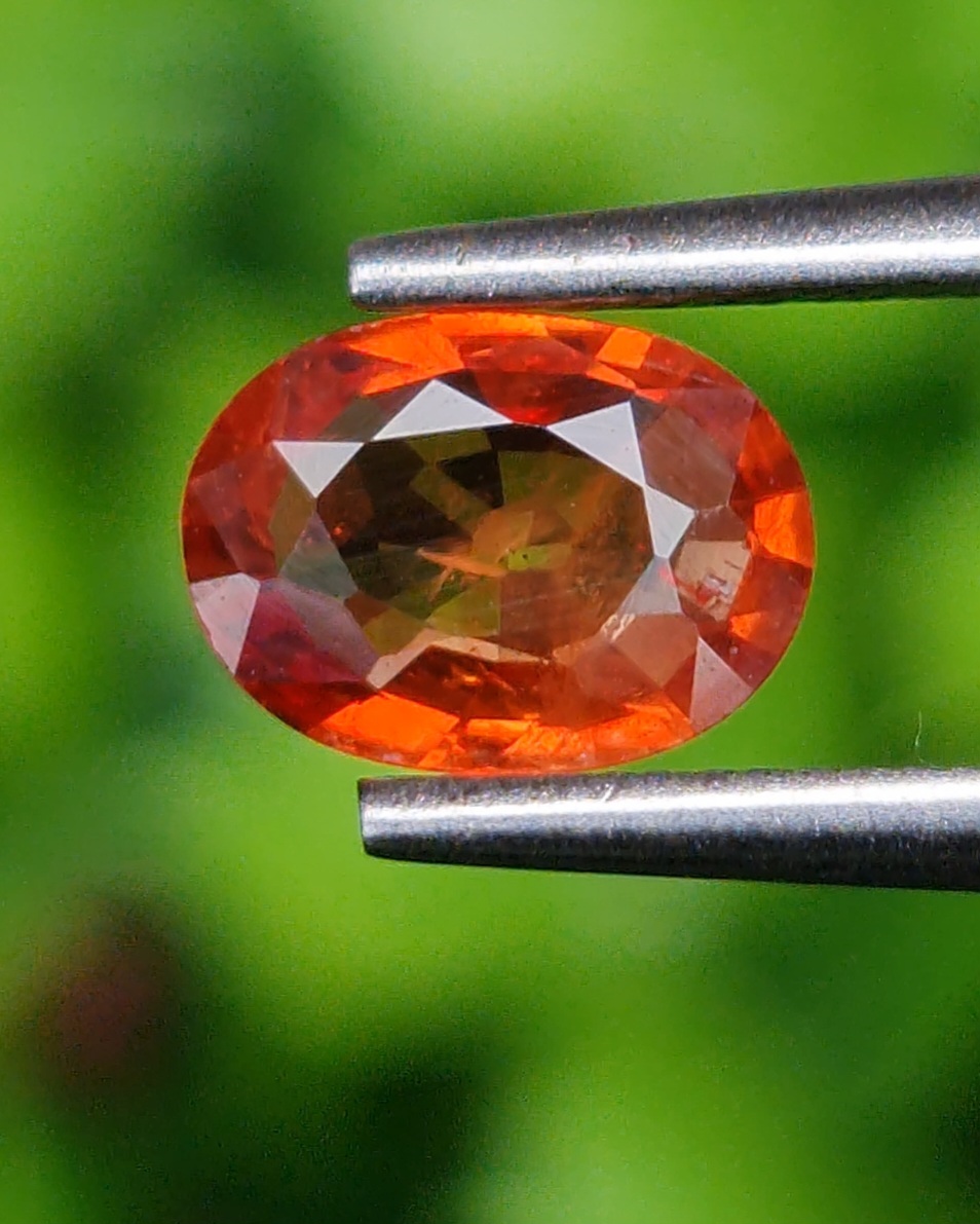 พลอย บุษราคัม Yellow Sapphire 0.89 กะรัต (Cts.) พลอยแท้ อัญมณีมงคลประจําวันเกิด เครื่องประดับพลอย