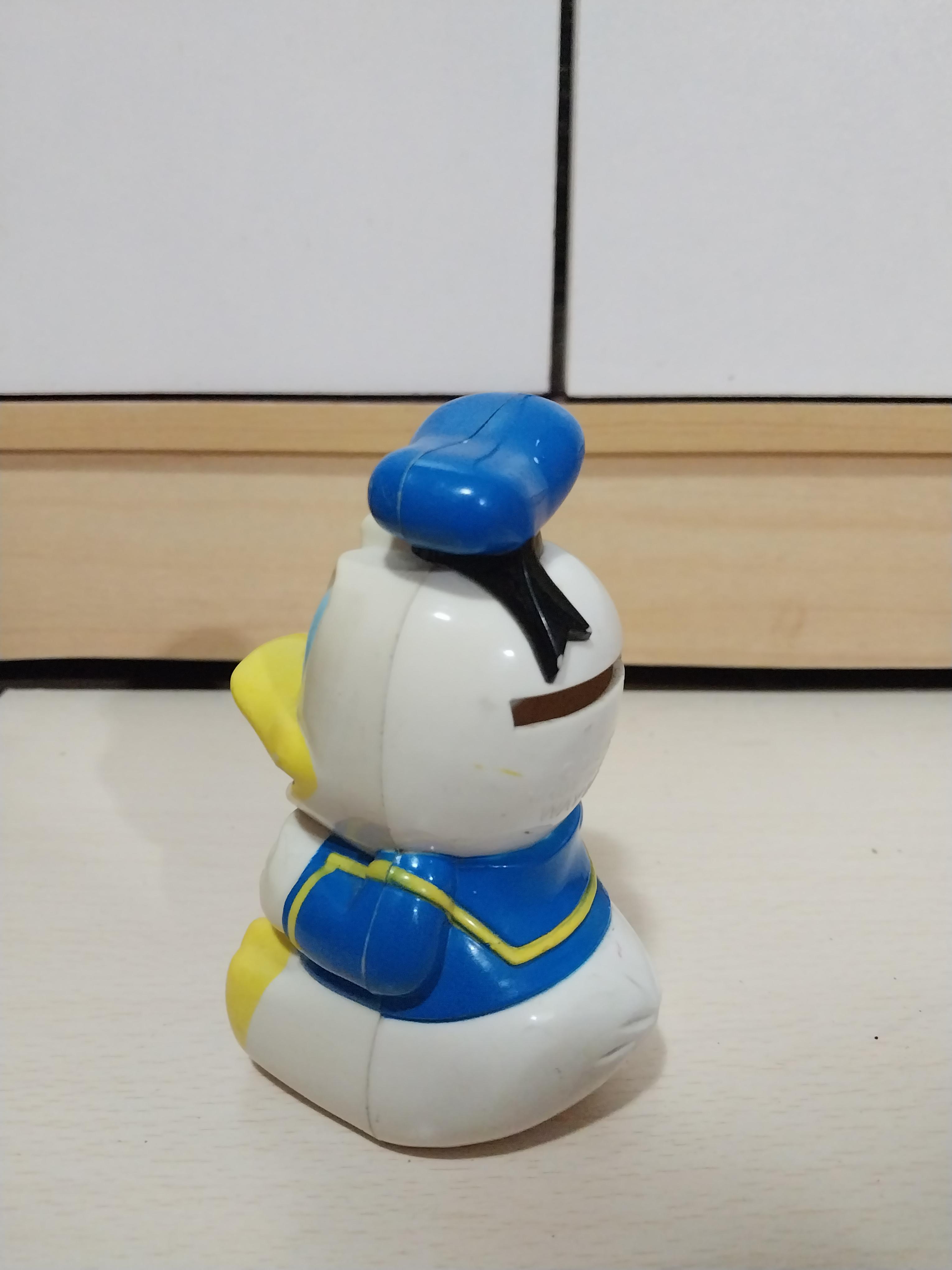 มือ2,มีหลายภาพ,เป็ดโดนัลดั๊ก ของพรีเมี่ยมจากS&P มีรอยบ้างตามภาพ