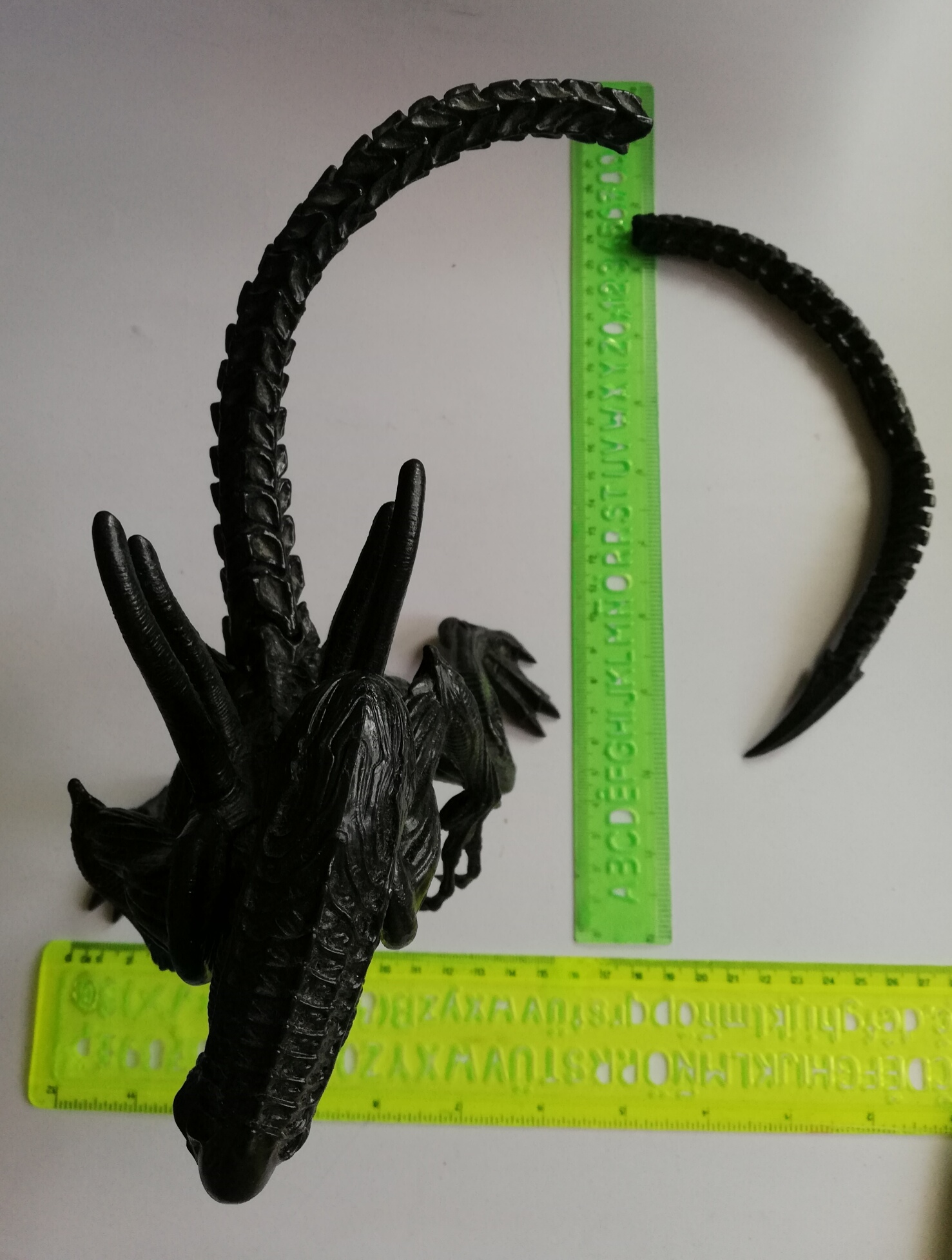 โมเดลประกอบFigma เอเลี่ยน Alien ขนาดตามภาพ **หางหักต้องติดกาวถาวรเมื่อประกอบเสร็จ