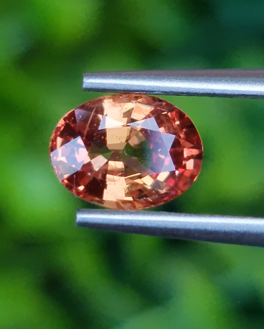 พลอย ออเรนจ์ แซฟไฟร์ Orange Sapphire 1.65 กะรัต (Cts.) พลอยแท้ อัญมณีมงคลประจําวันเกิด เครื่องประดับพลอย