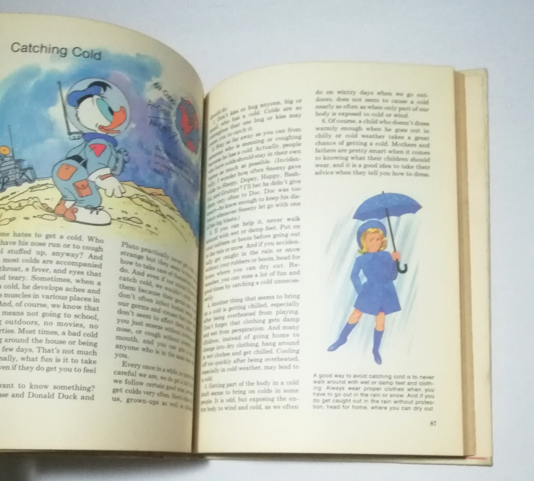 หนังสือภาษาอังกฤษ ภาพการ์ตูนวอลท์ ดิสนีย์ Walt Disney 's Growing Up Healthy, Avoiding Sickness and Accidents by Robert E. Rothenberg, M.D, มีตำหนิ โปรดตรวจสอบทุกภาพ