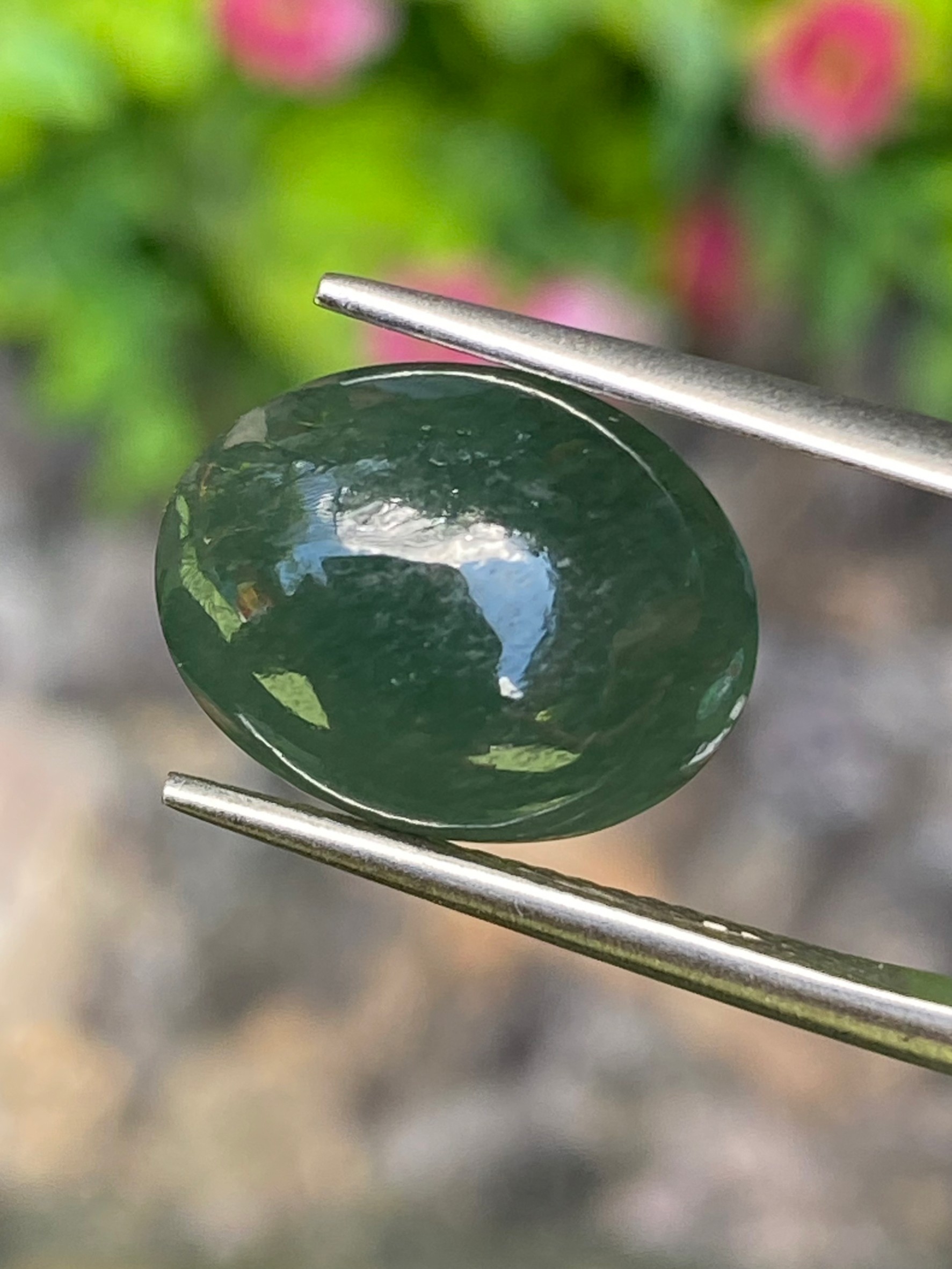 หยกพม่าเจียรนัย (Burmese jade ) 8.14 กะรัต หยกแท้ อัญมณีมงคลประจําวันเกิด เครื่องประดับหยก