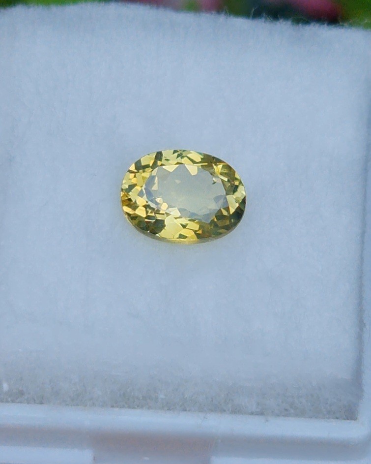 พลอย คริโซเบริล (Chrysoberyl) 1.23 กะรัต (Cts.) พลอยแท้ อัญมณีมงคลประจําวันเกิด เครื่องประดับพลอย