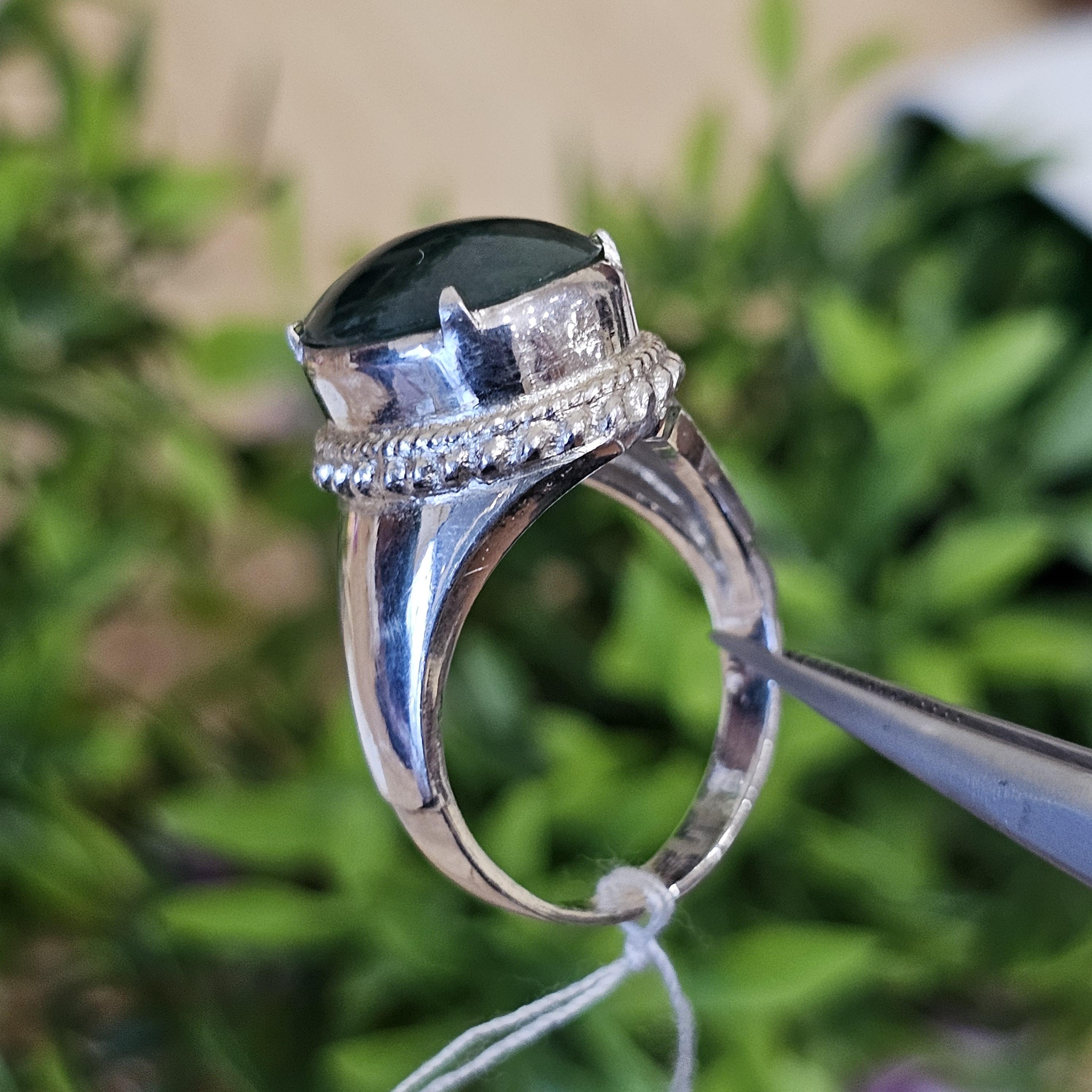 หยก พม่า แท้ Jade แหวนหยก (jadeite Ring) Size 59 ดิบ ไม่ผ่านการปรับปรุง (Type A) พม่า (Myanmar)