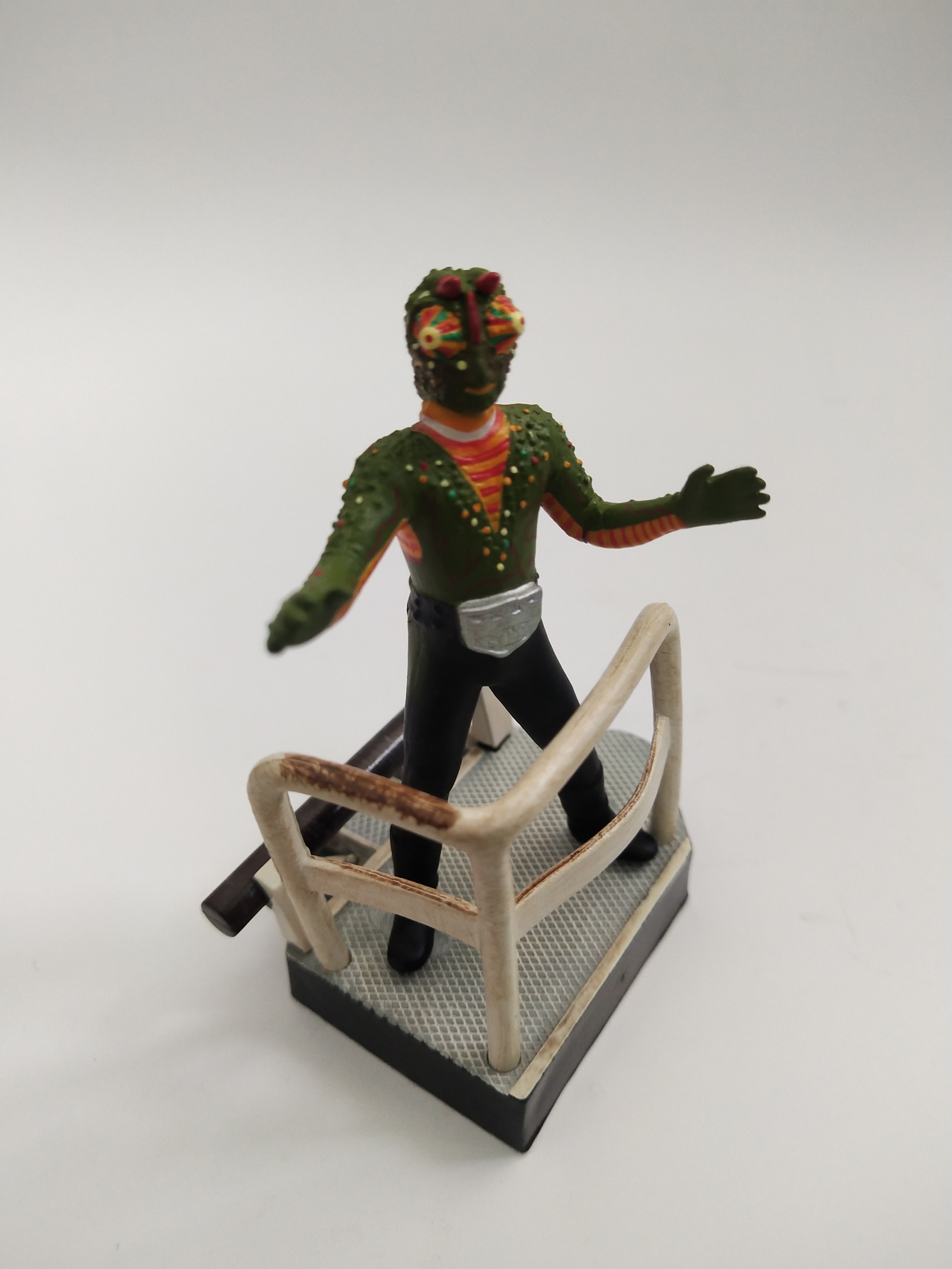 มีหลายภาพ งานฉาก มนุษย์กิ้งก่าคาเมเลี่ยน สัตว์ประหลาดจากไอ้มดแดง ขนาดตามภาพ