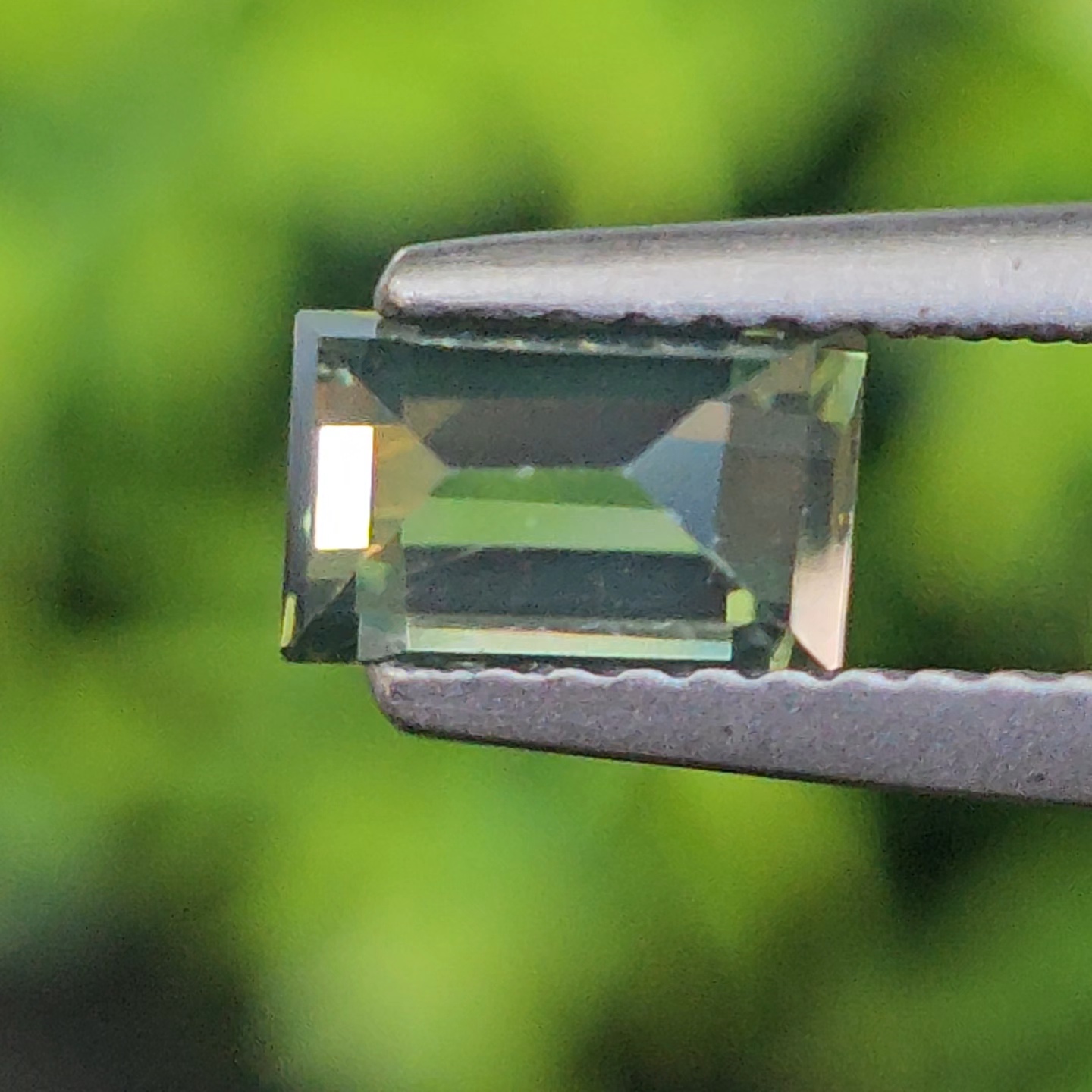 พลอย เพทาย Natural Zircon 1.23 กะรัต (Cts.) ดิบ พลอยแท้อัญมณีมงคล ประจําวันเกิด เครื่องประดับพลอย